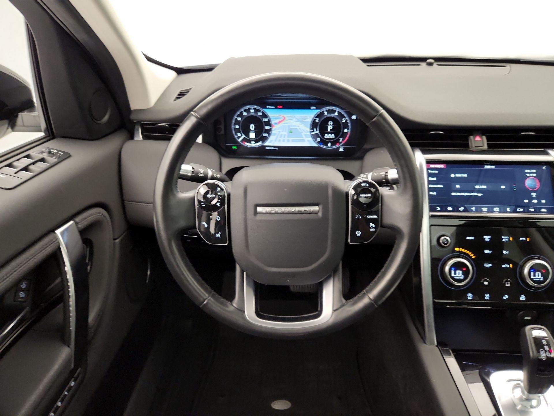 Thumbnail: 2020 Land Rover Discovery Sport - 10