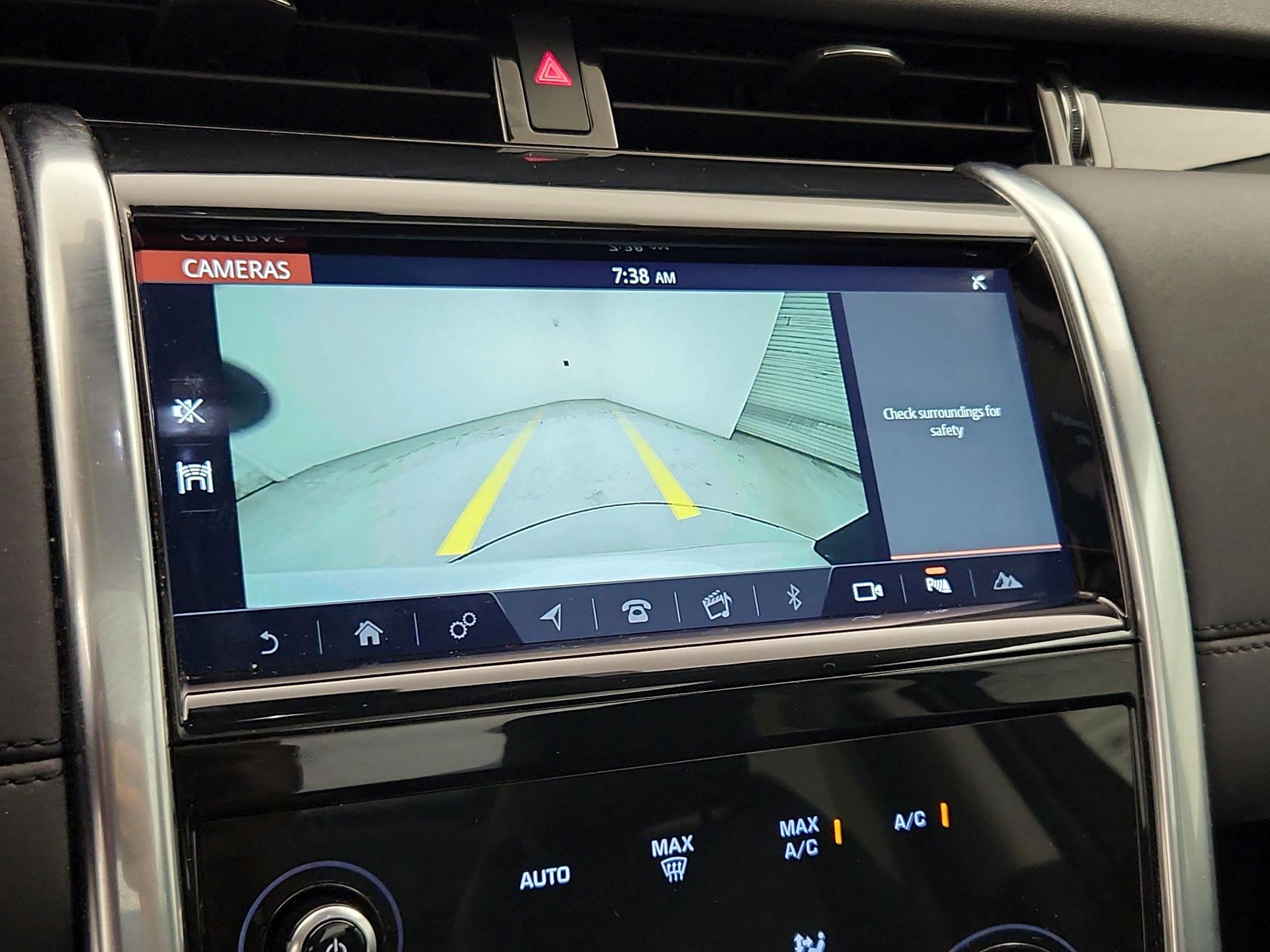Thumbnail: 2020 Land Rover Discovery Sport - 14