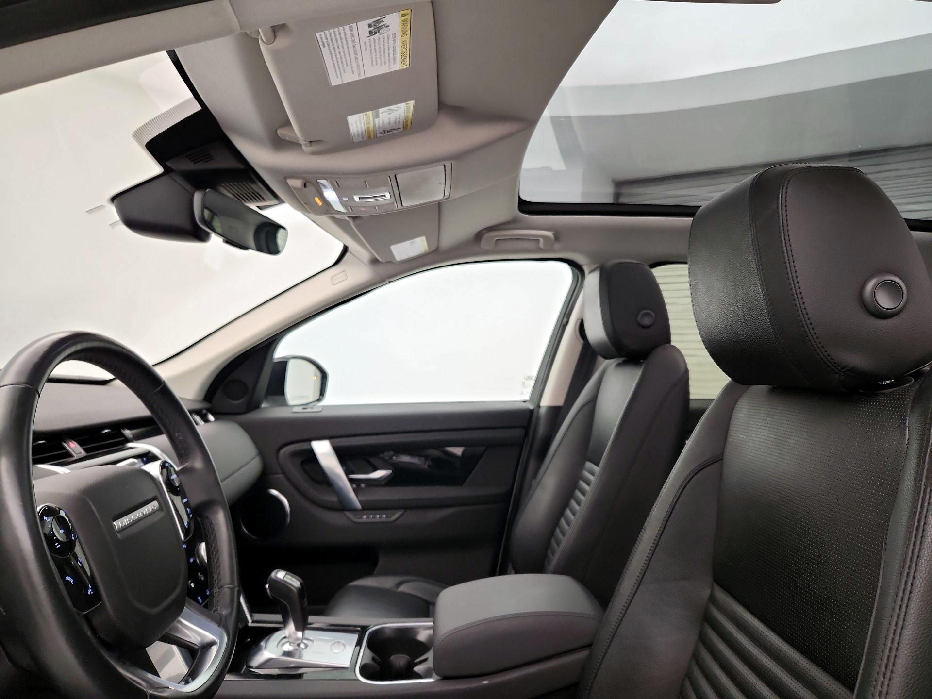 Thumbnail: 2020 Land Rover Discovery Sport - 19