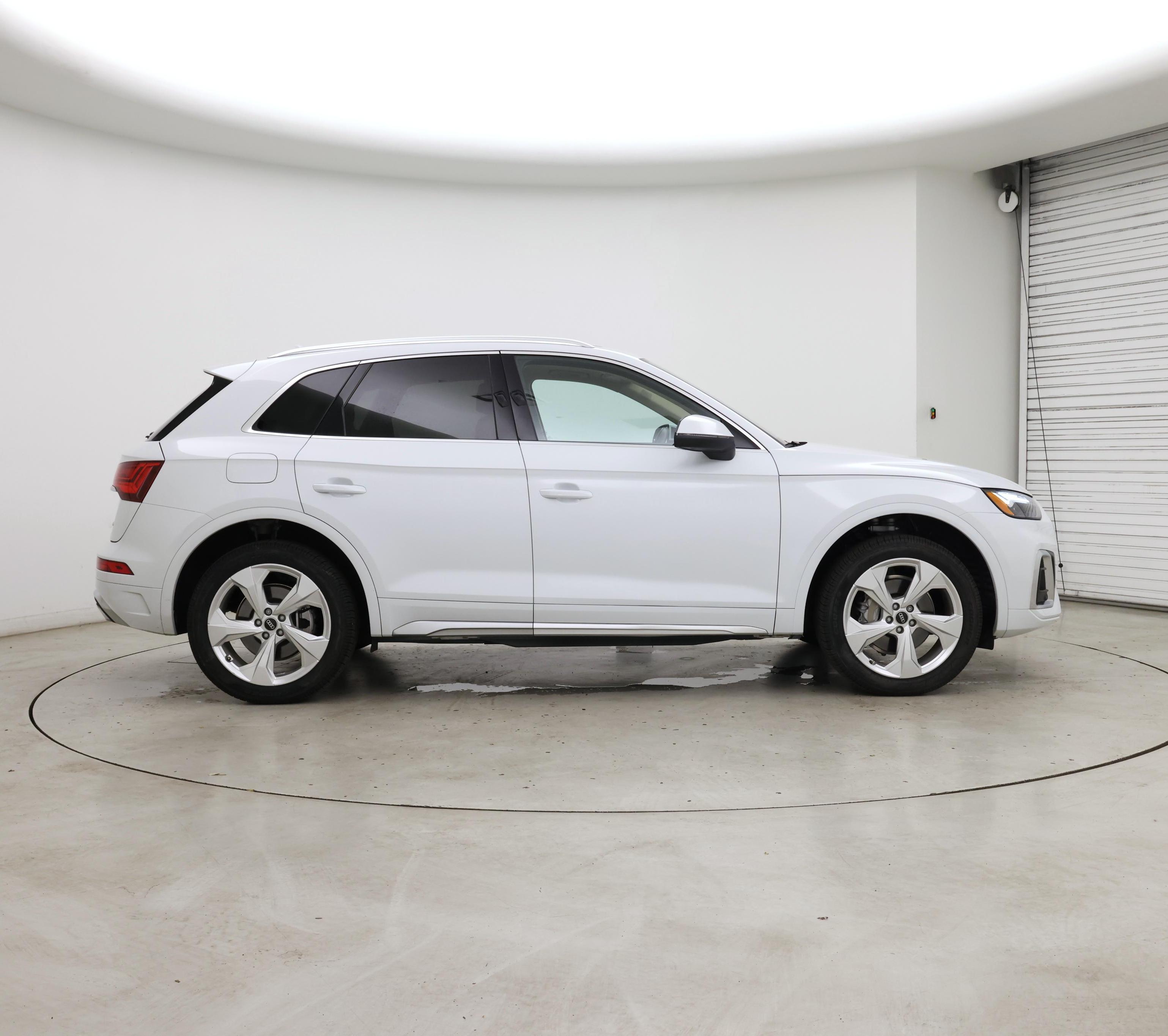 Thumbnail: 2023 Audi Q5 - 7