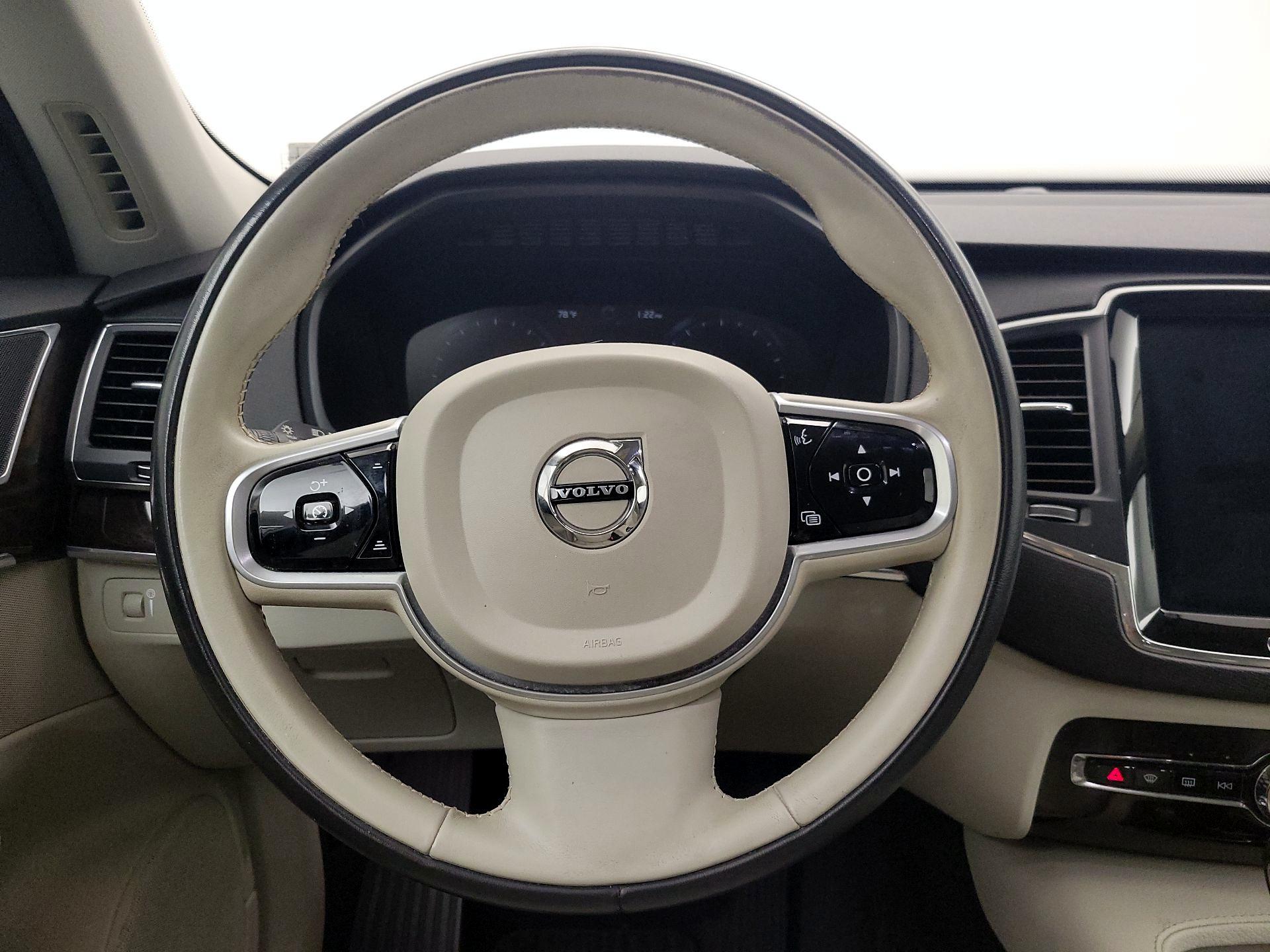 Thumbnail: 2019 Volvo XC90 - 10