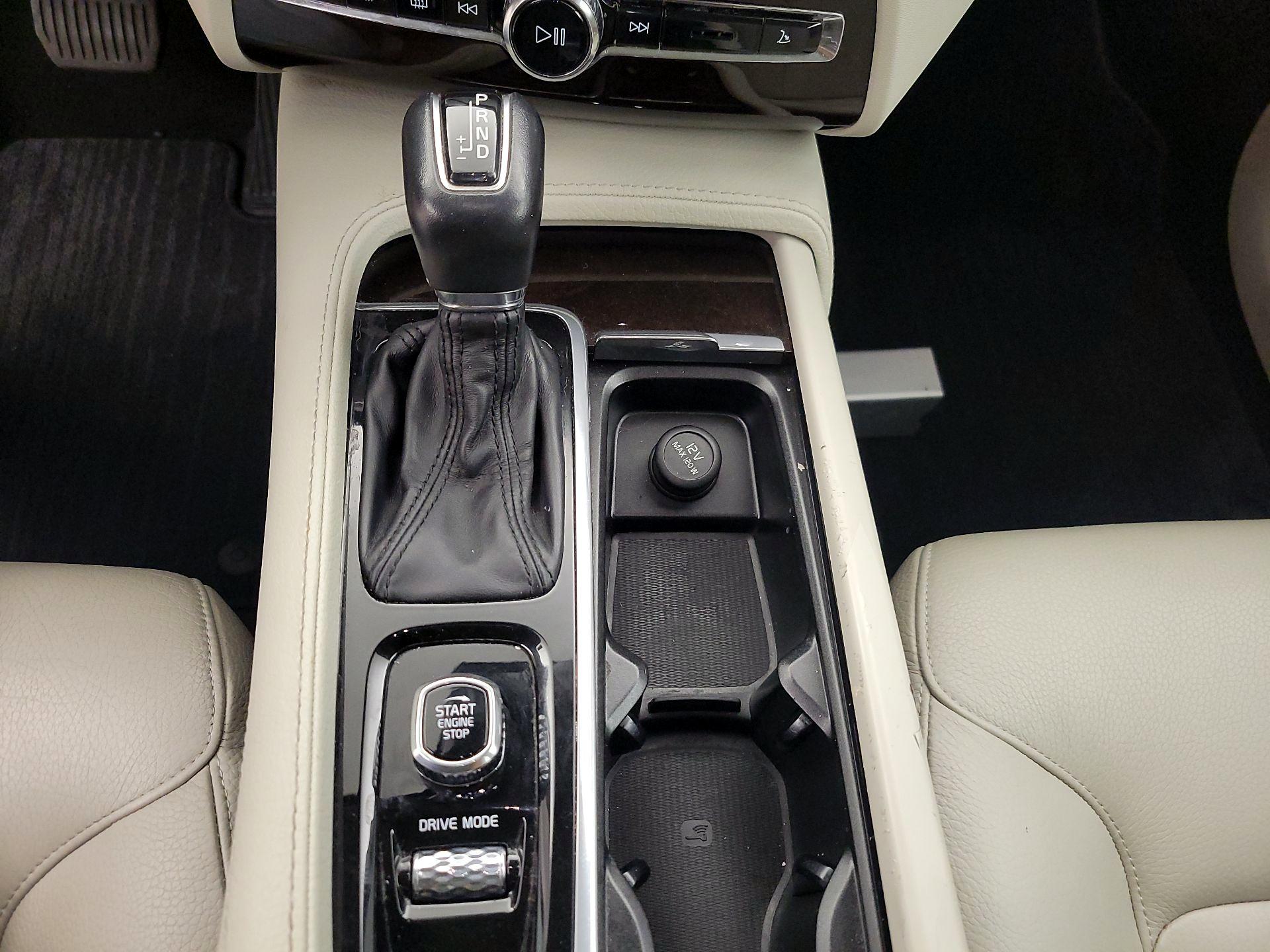 Thumbnail: 2019 Volvo XC90 - 17