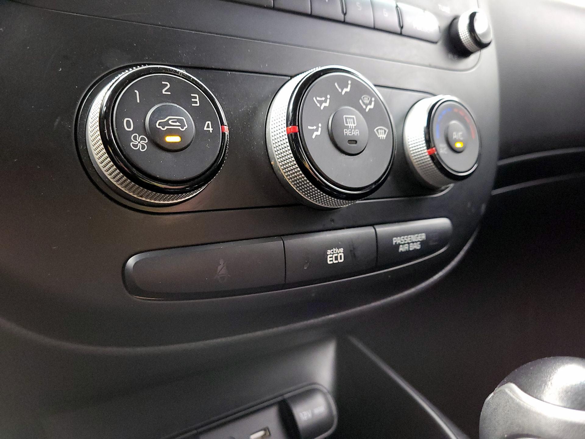 Thumbnail: 2015 Kia Soul - 15