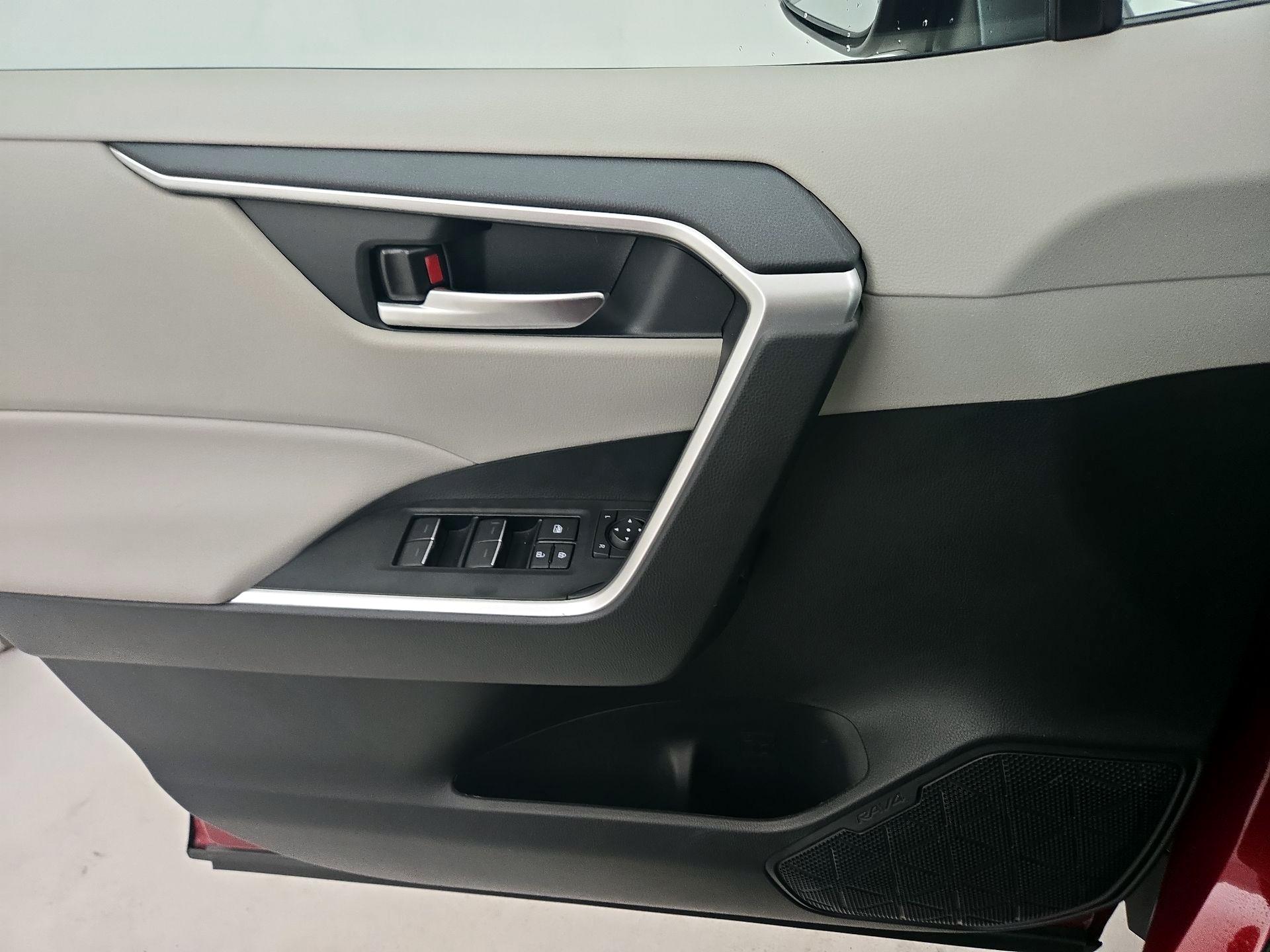Thumbnail: 2025 Toyota RAV4 - 12
