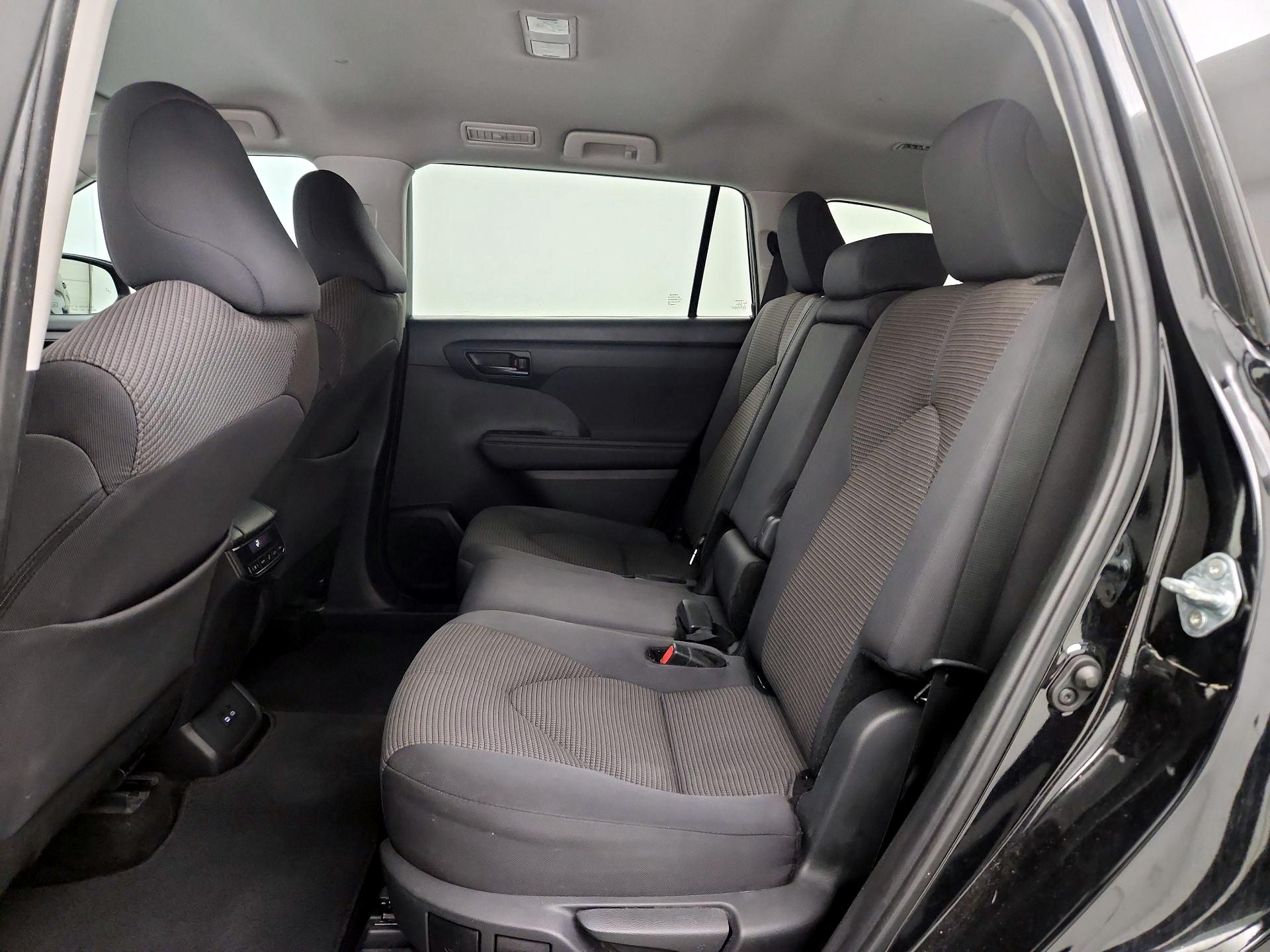 Thumbnail: 2024 Toyota Highlander - 20