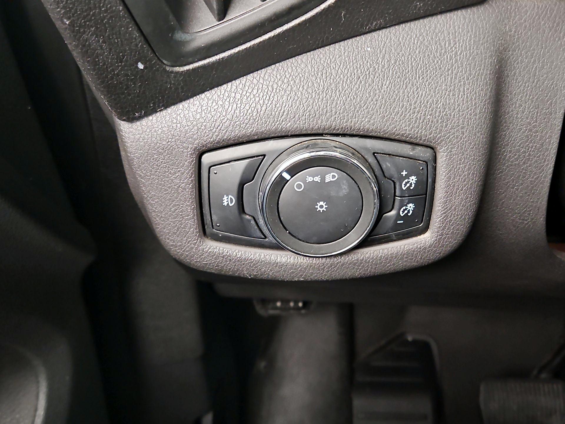 Thumbnail: 2015 Ford Transit Series - 13