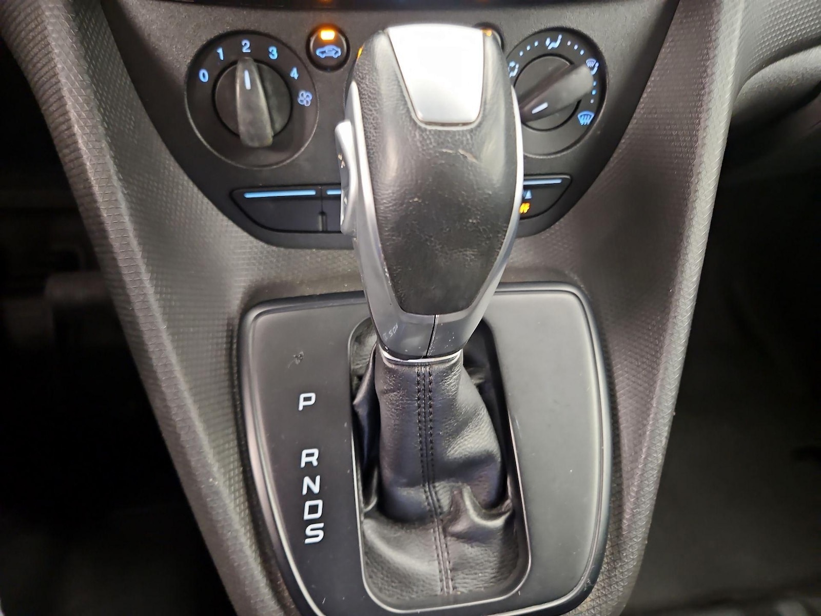 2015 Ford Transit Connect XLT - Photo 18