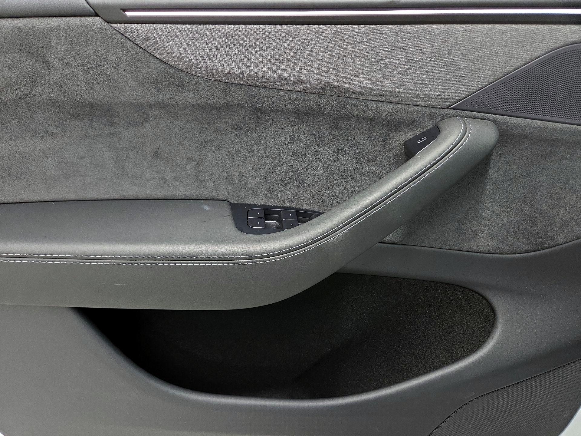 Thumbnail: 2026 Tesla Model Y - 12