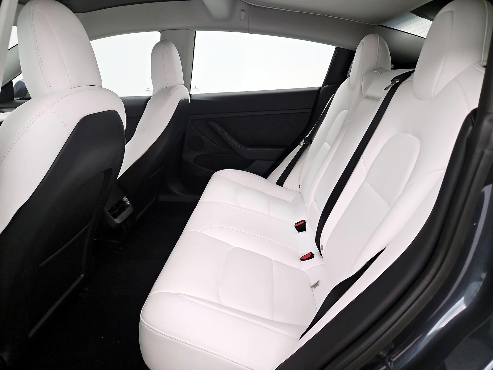2022 Tesla Model 3 Long Range - Photo 21