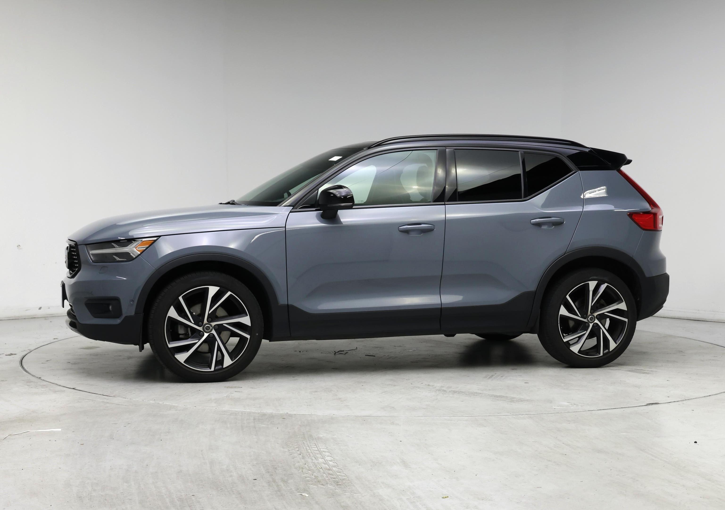 Thumbnail: 2021 Volvo XC40 - 3