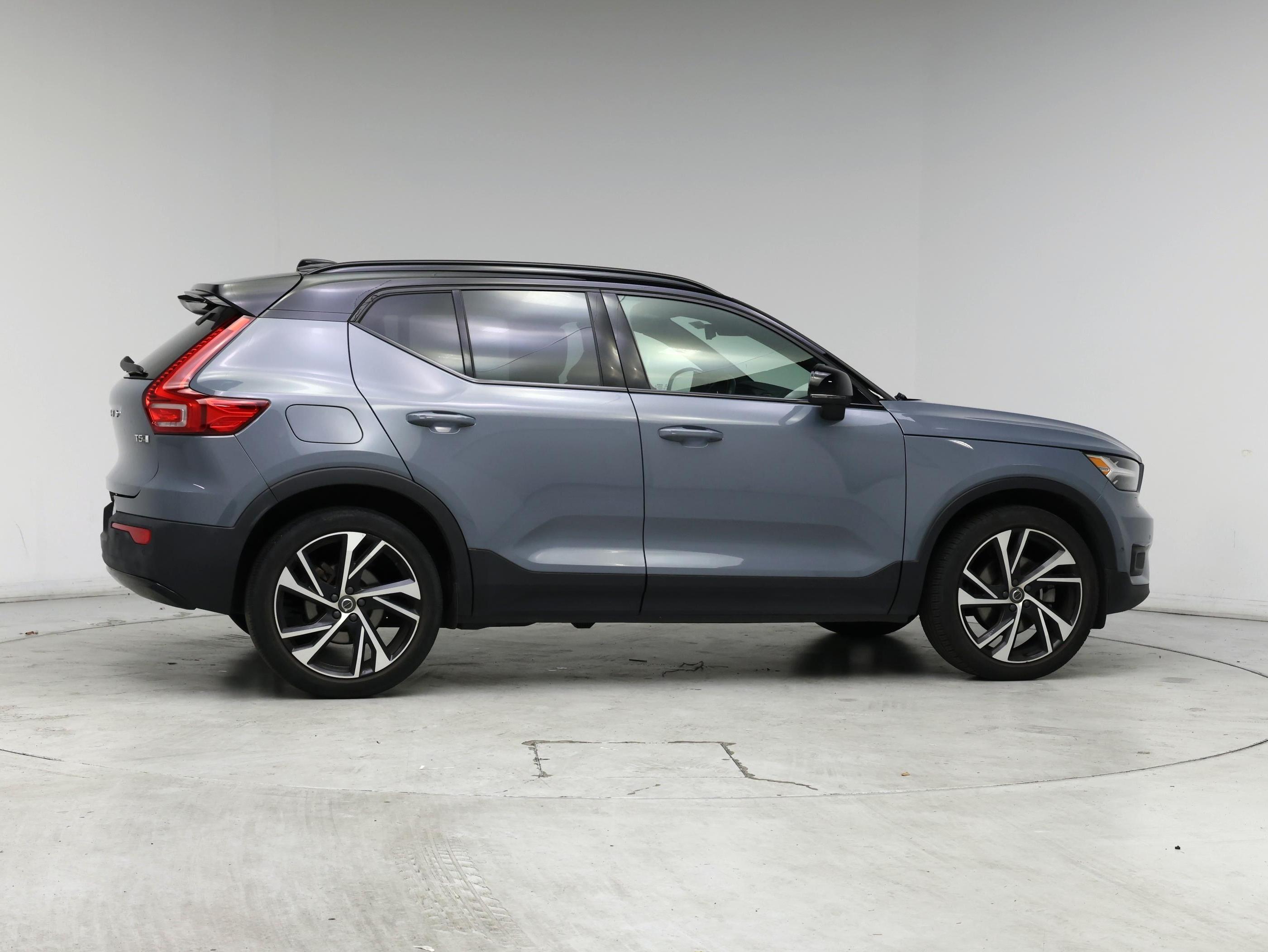 Thumbnail: 2021 Volvo XC40 - 7