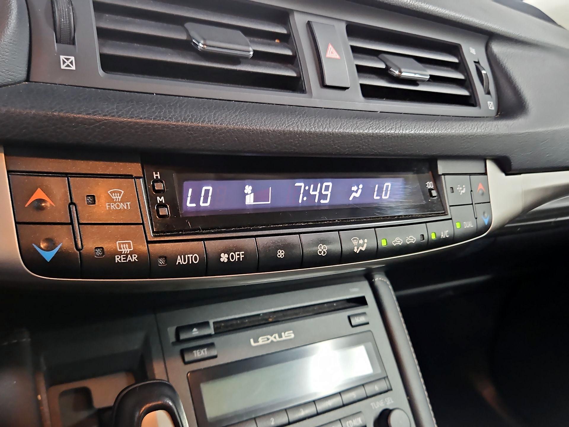 Thumbnail: 2014 Lexus CT - 16
