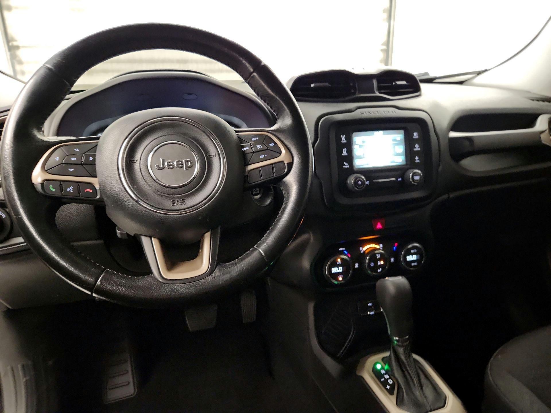 Thumbnail: 2017 Jeep Renegade - 9