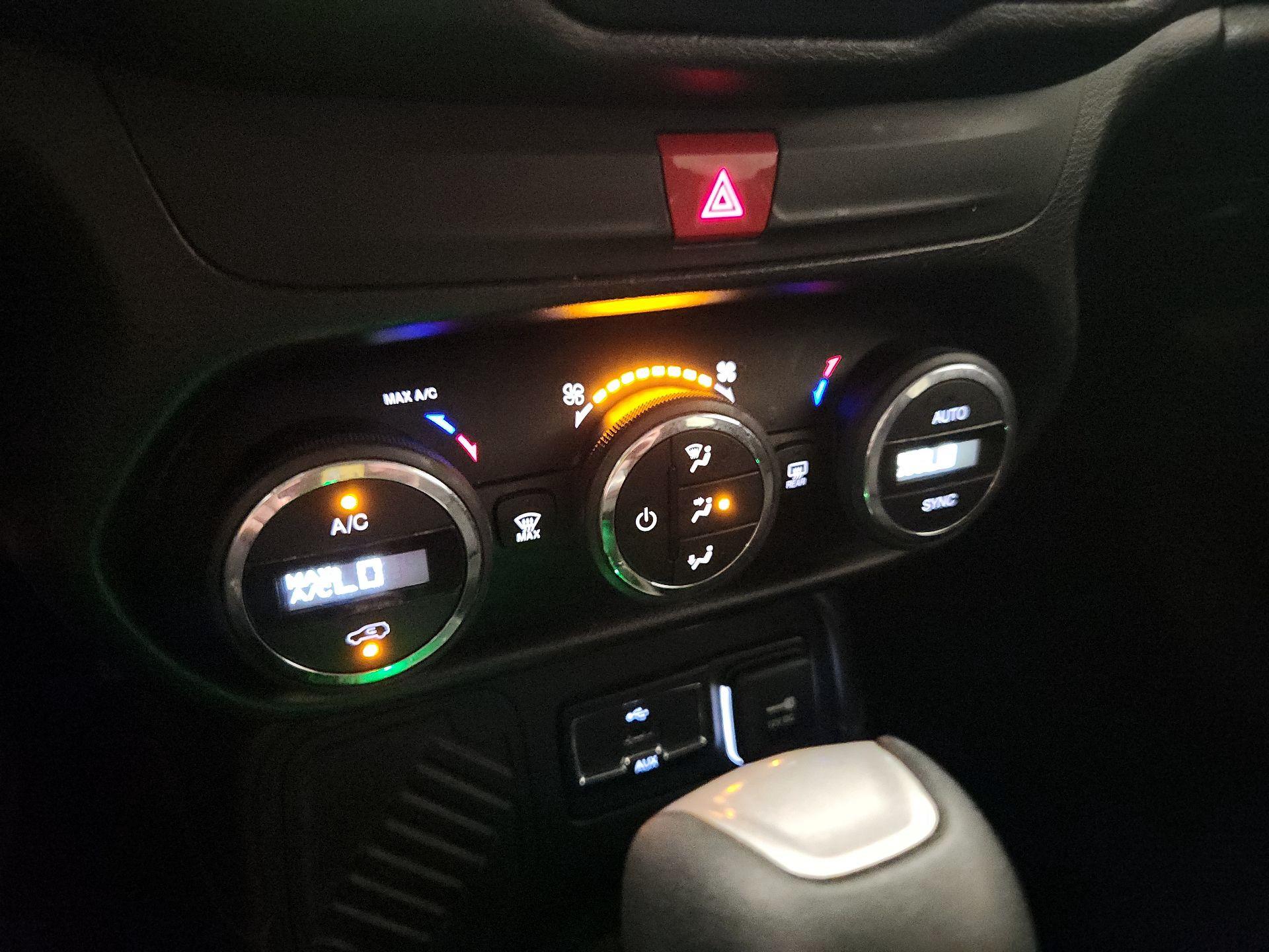 Thumbnail: 2017 Jeep Renegade - 16