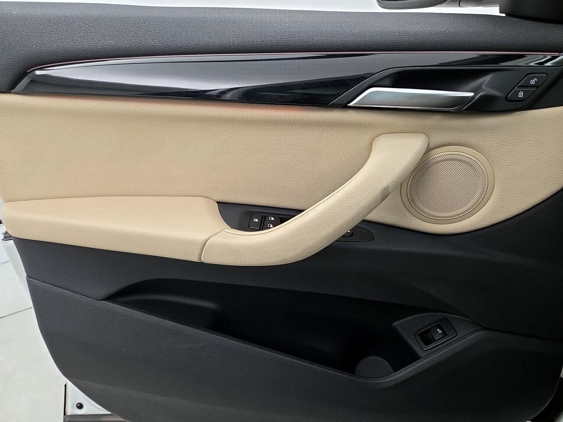 Thumbnail: 2017 BMW X1 - 12