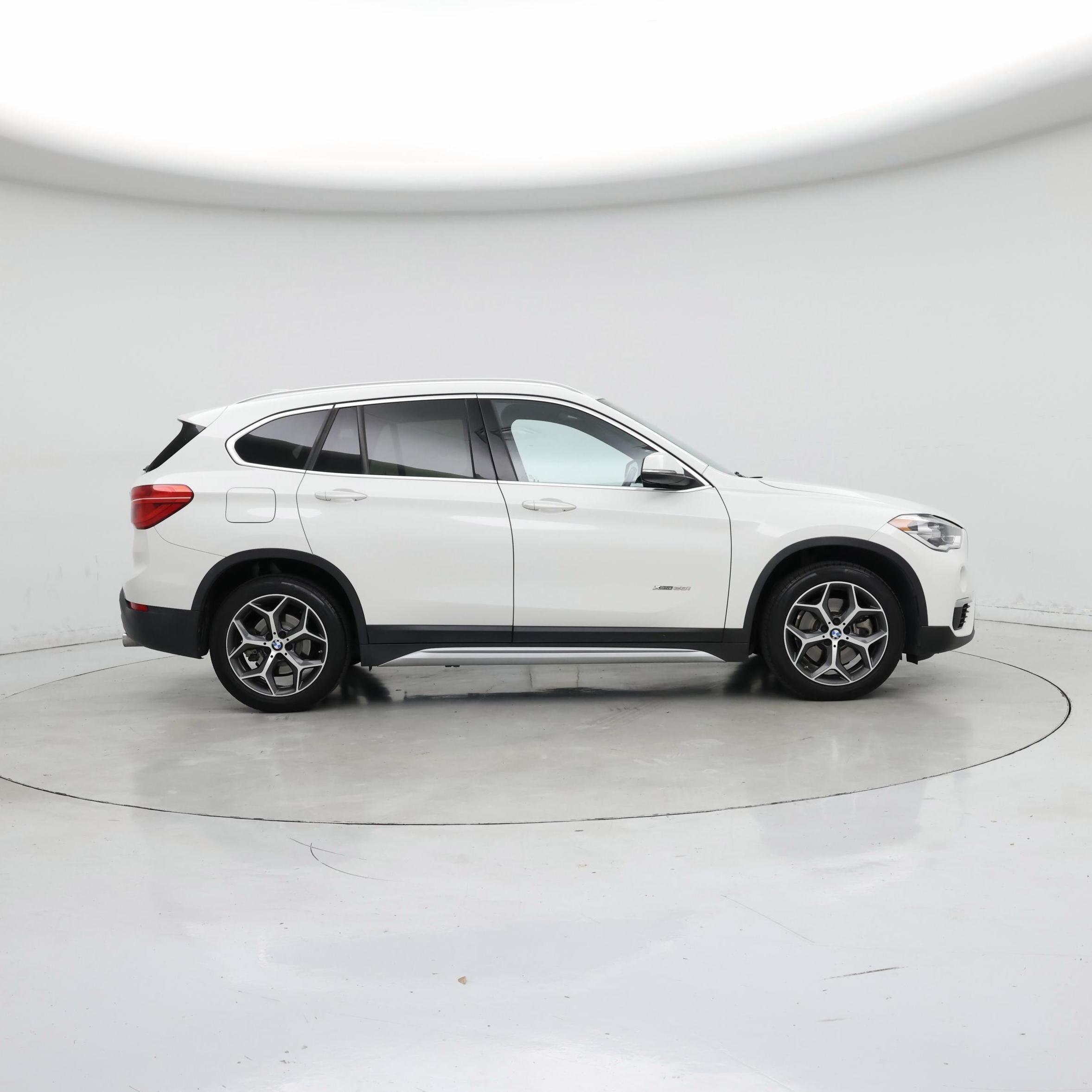Thumbnail: 2017 BMW X1 - 7