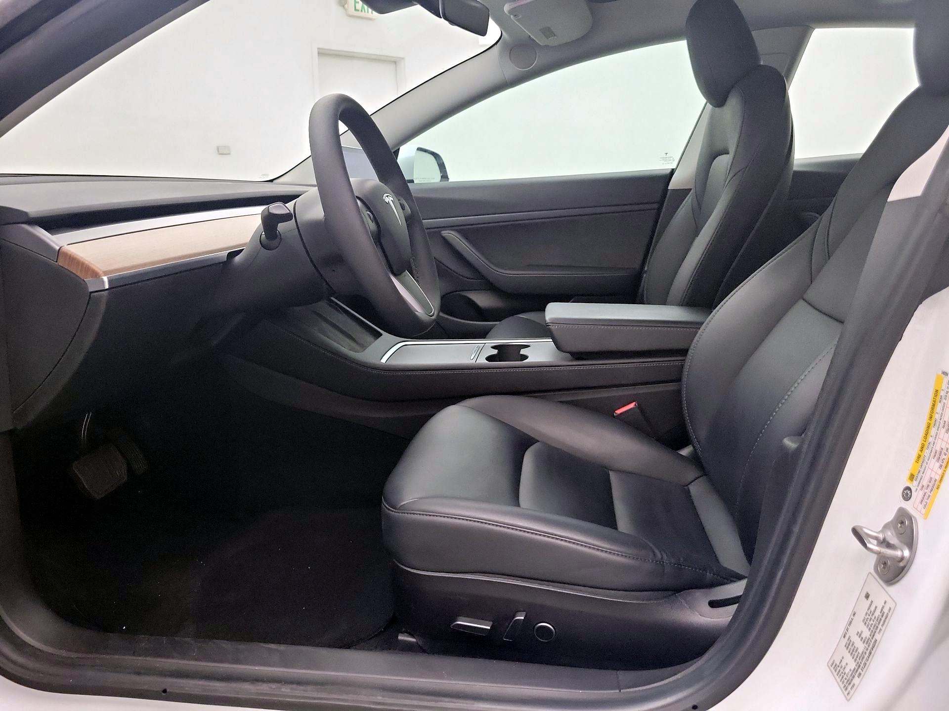 Thumbnail: 2021 Tesla Model 3 - 11