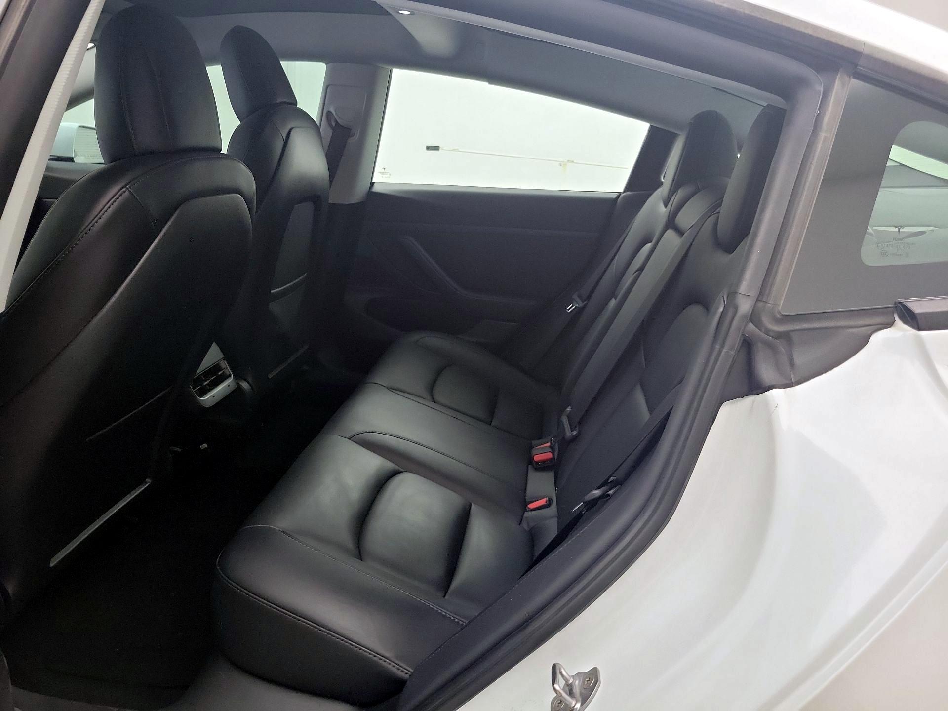 Thumbnail: 2021 Tesla Model 3 - 19