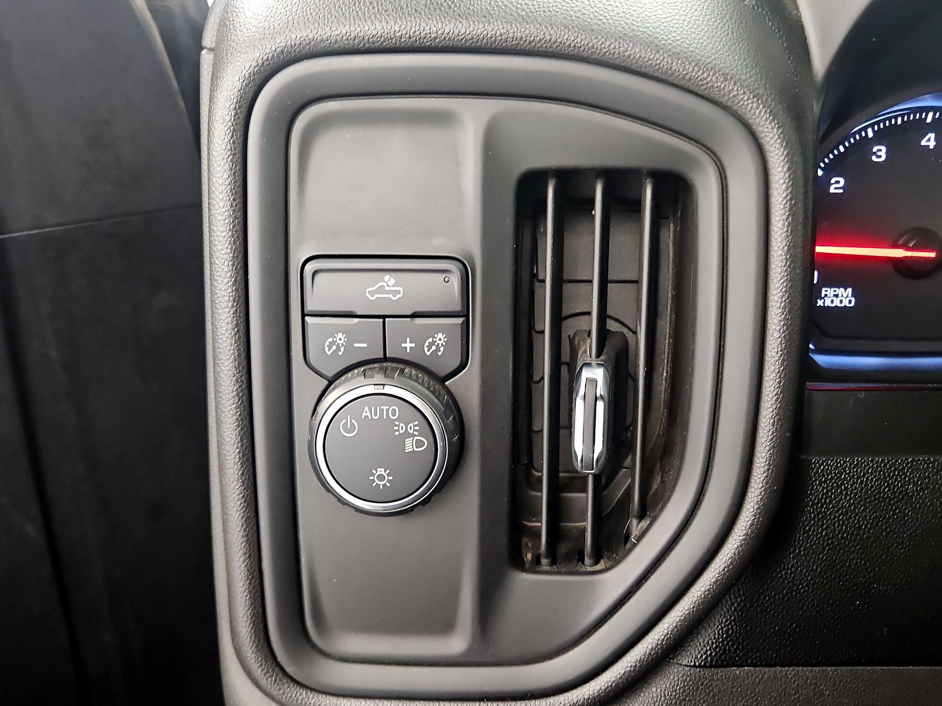 Thumbnail: 2020 Chevrolet Silverado 1500 - 13