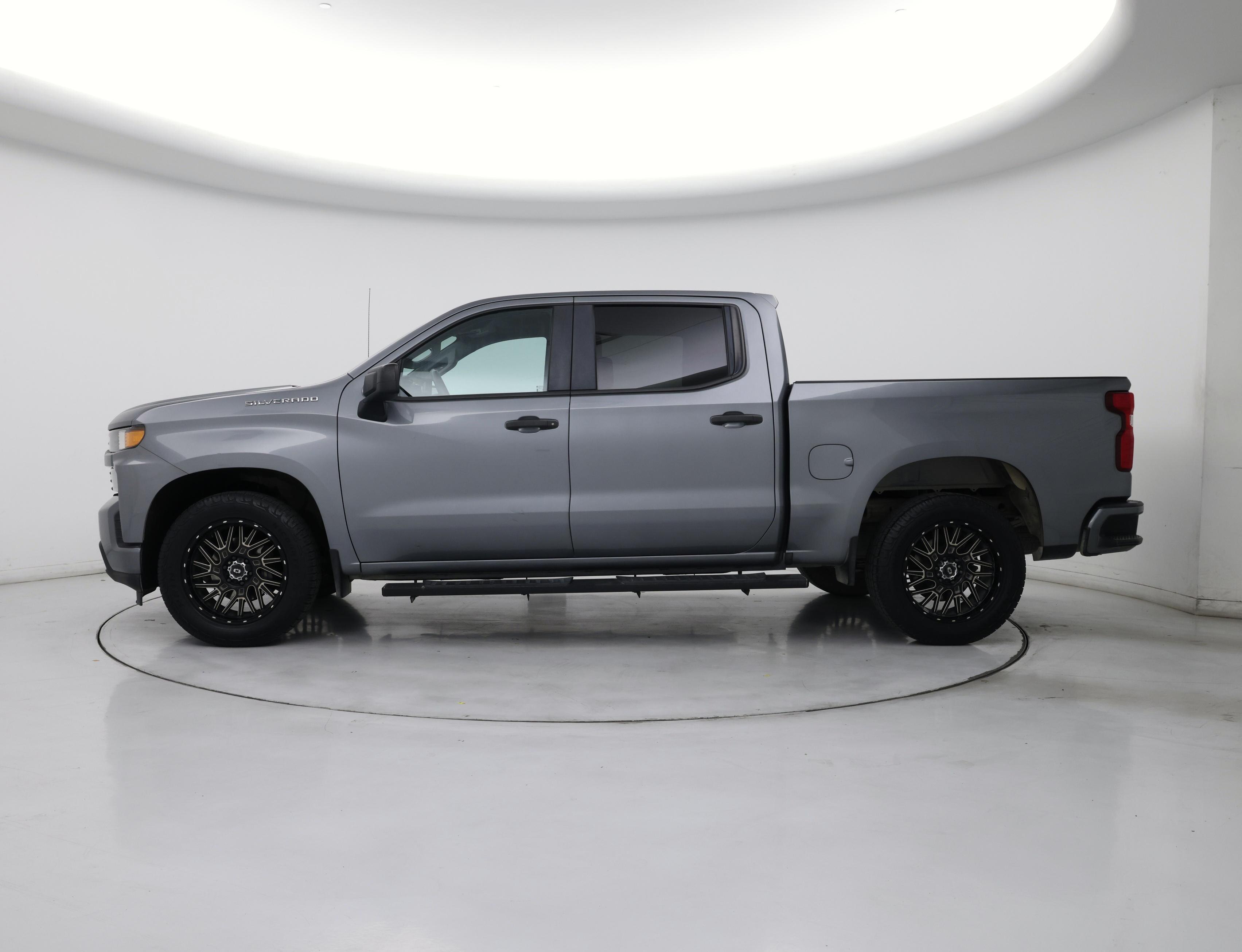 Thumbnail: 2020 Chevrolet Silverado 1500 - 3