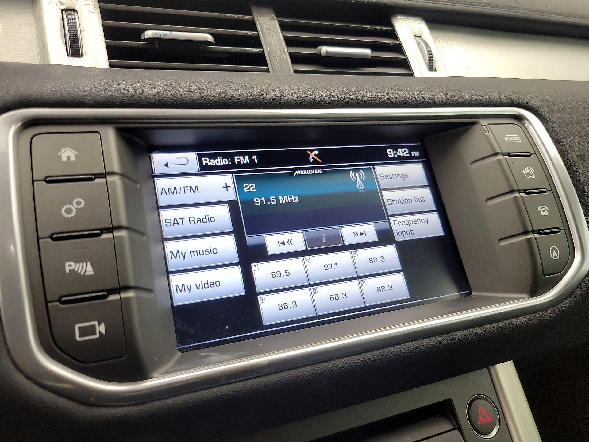 Thumbnail: 2016 Land Rover Range Rover Evoque - 16