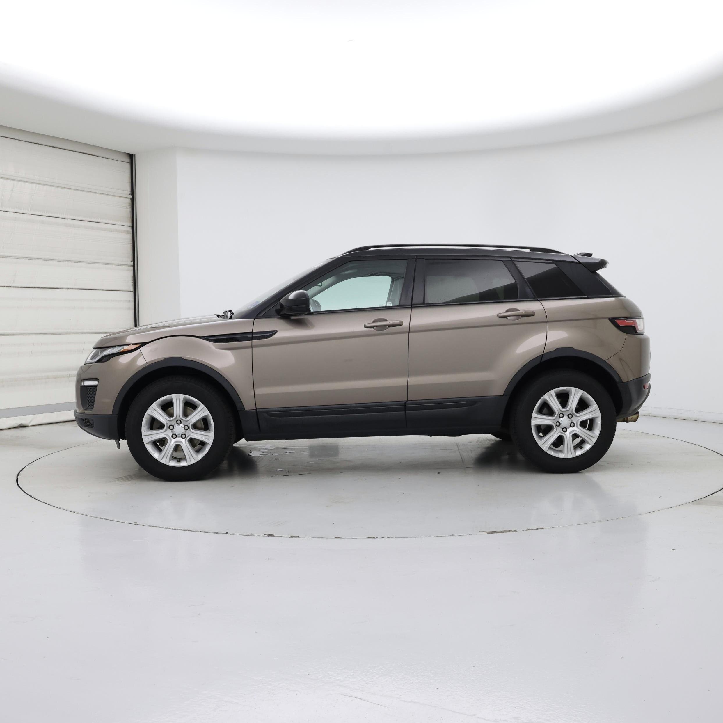 Thumbnail: 2016 Land Rover Range Rover Evoque - 3