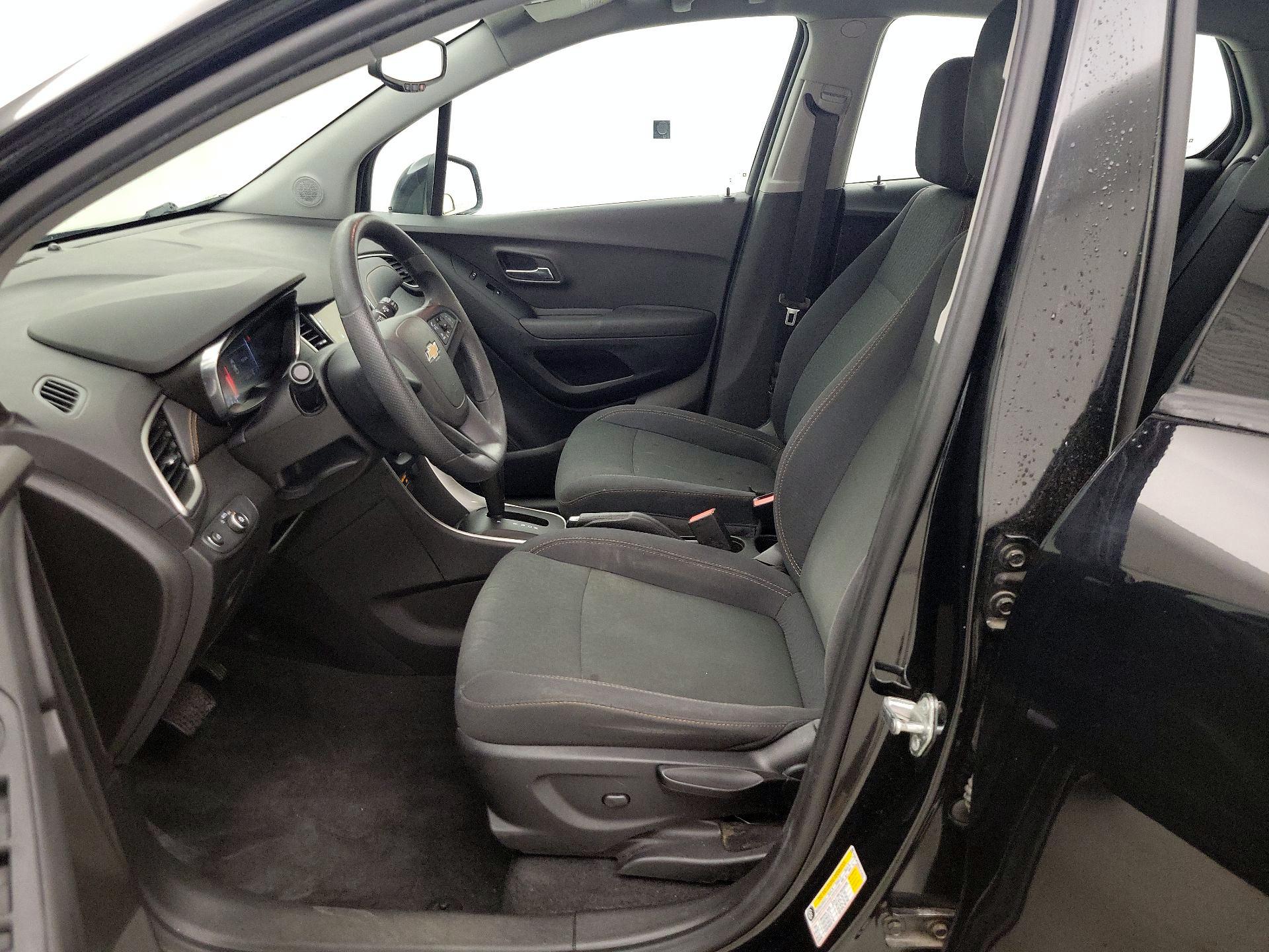 Thumbnail: 2018 Chevrolet Trax - 11