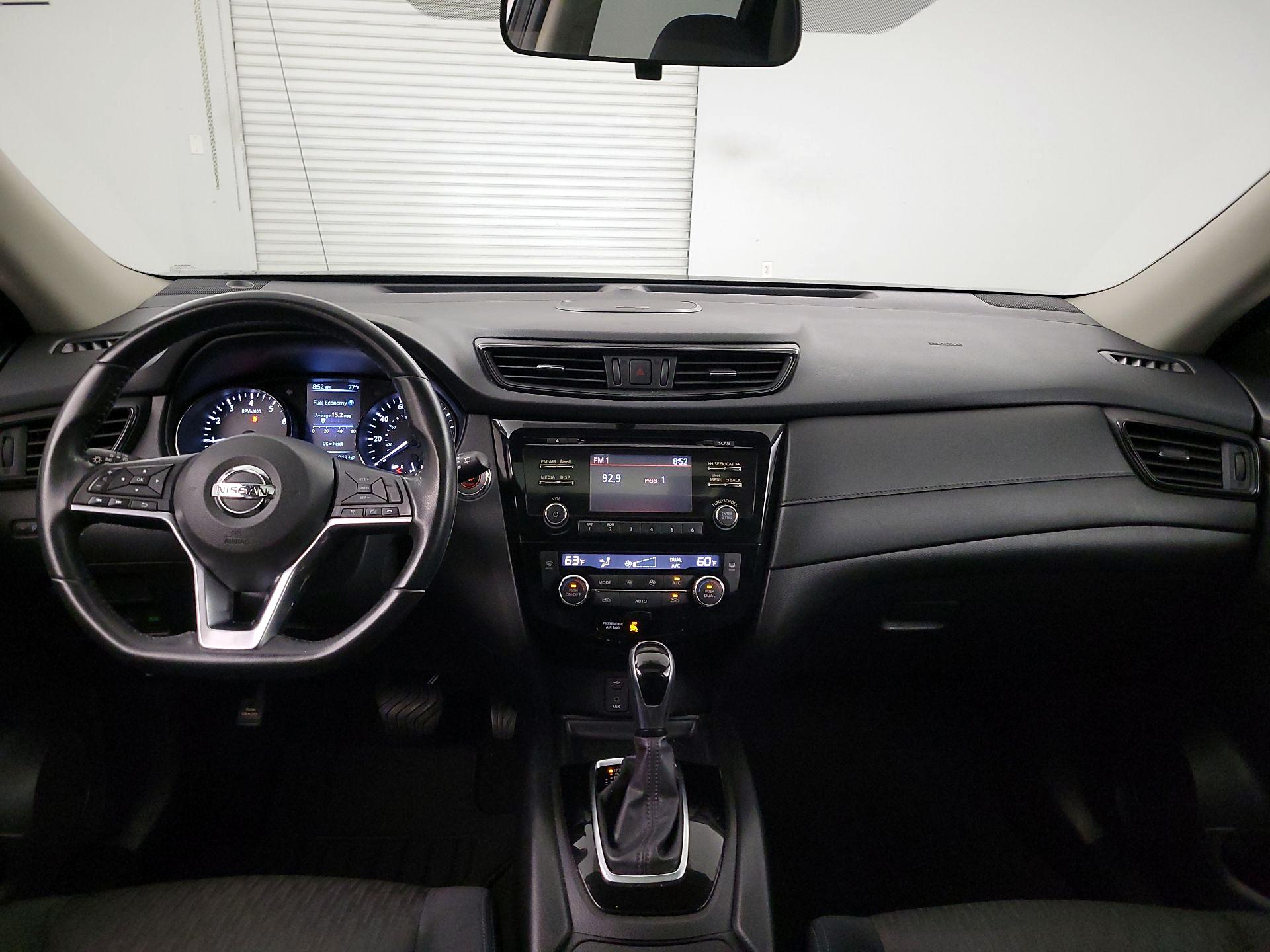 Thumbnail: 2017 Nissan Rogue - 9