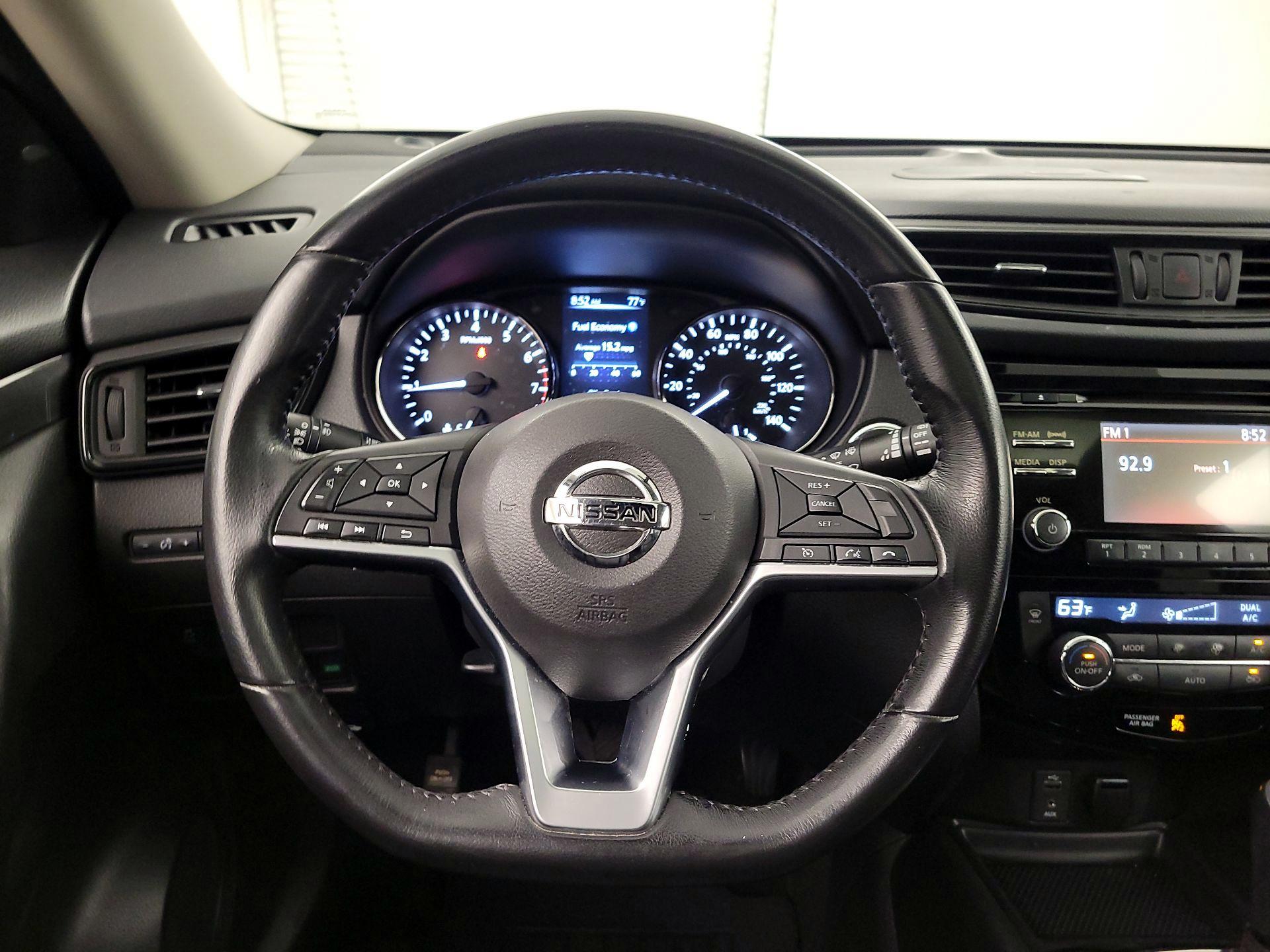 Thumbnail: 2017 Nissan Rogue - 10