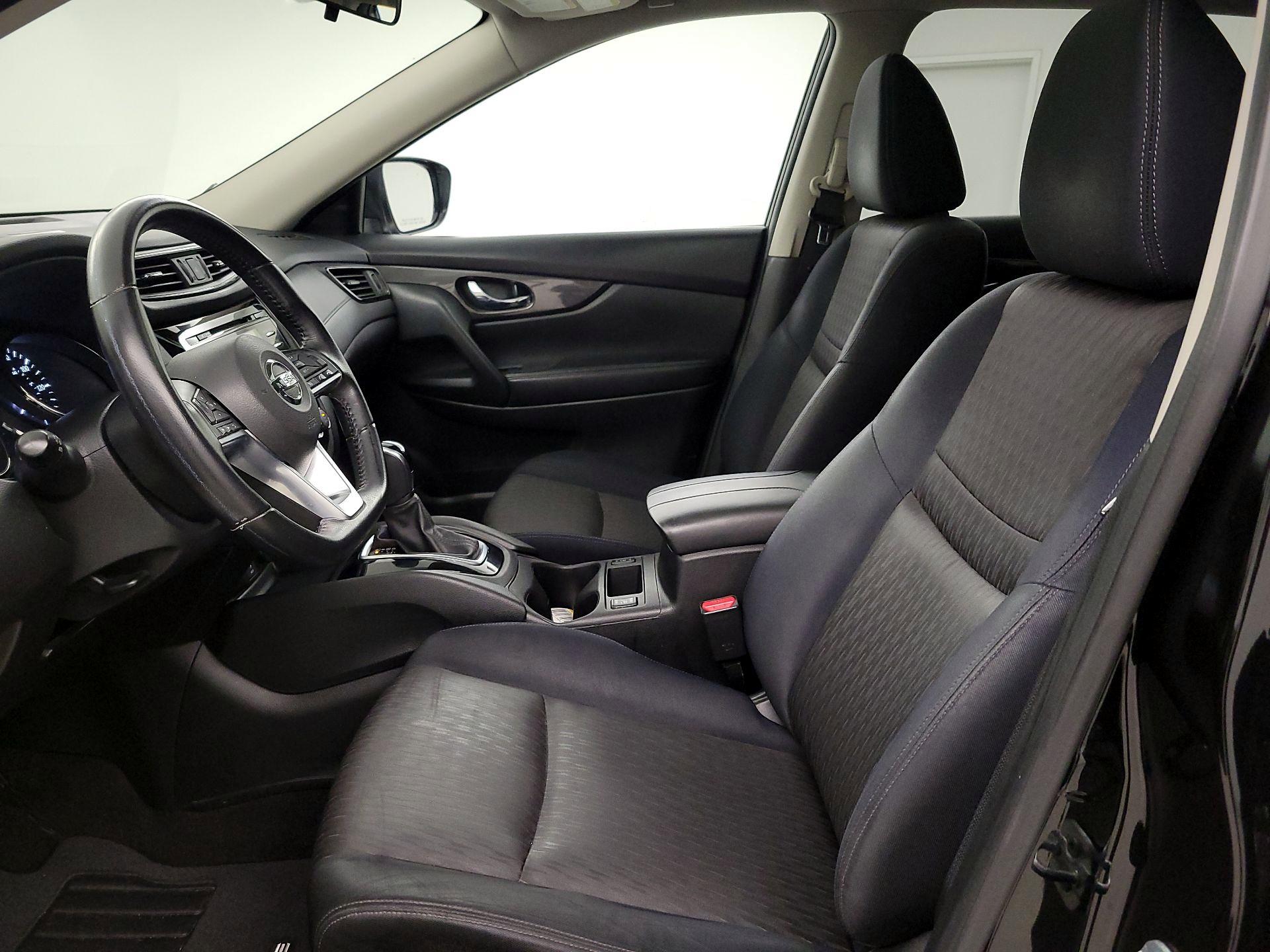 Thumbnail: 2017 Nissan Rogue - 11