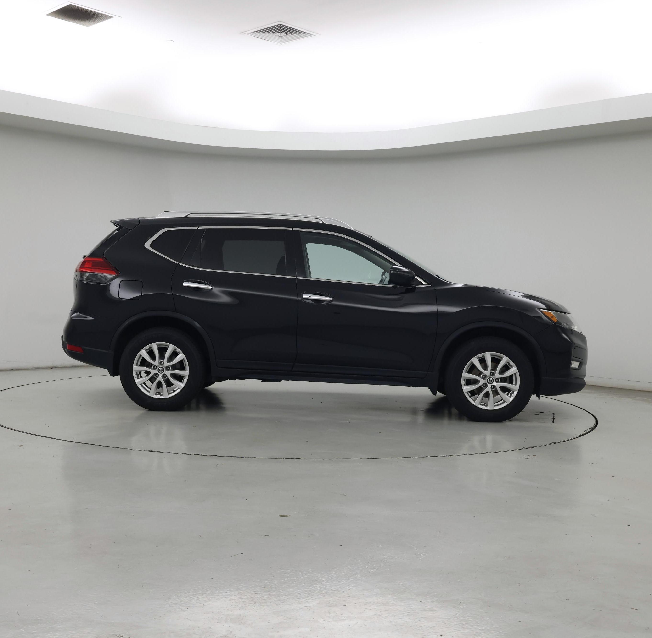Thumbnail: 2017 Nissan Rogue - 7