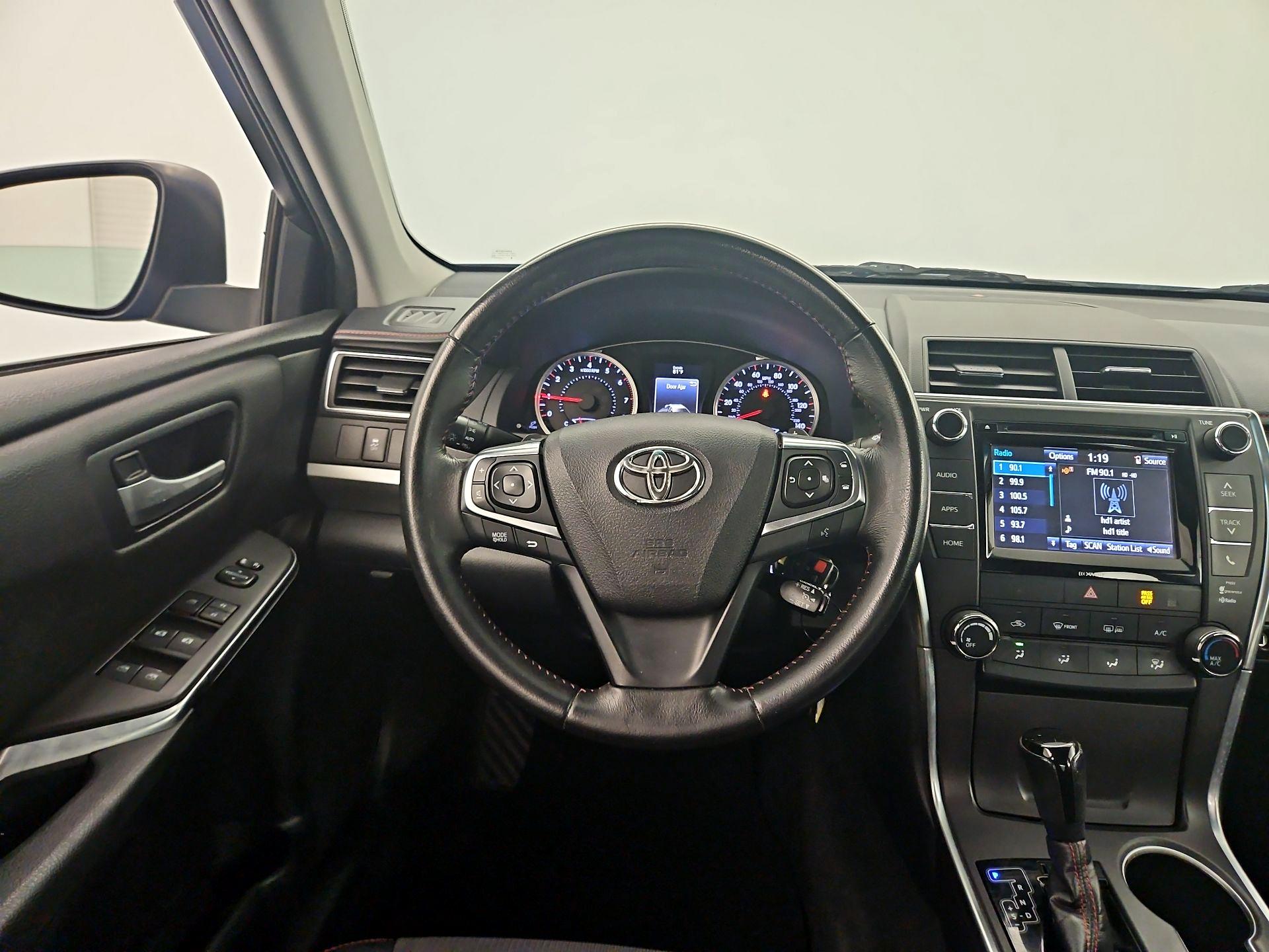 Thumbnail: 2017 Toyota Camry - 10