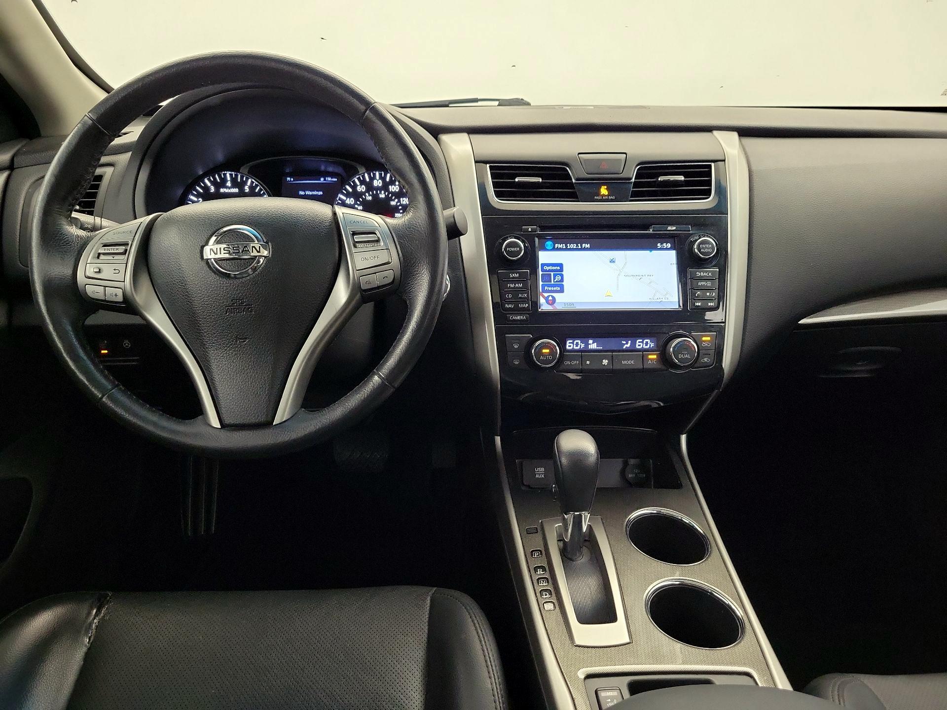 Thumbnail: 2015 Nissan Altima - 9