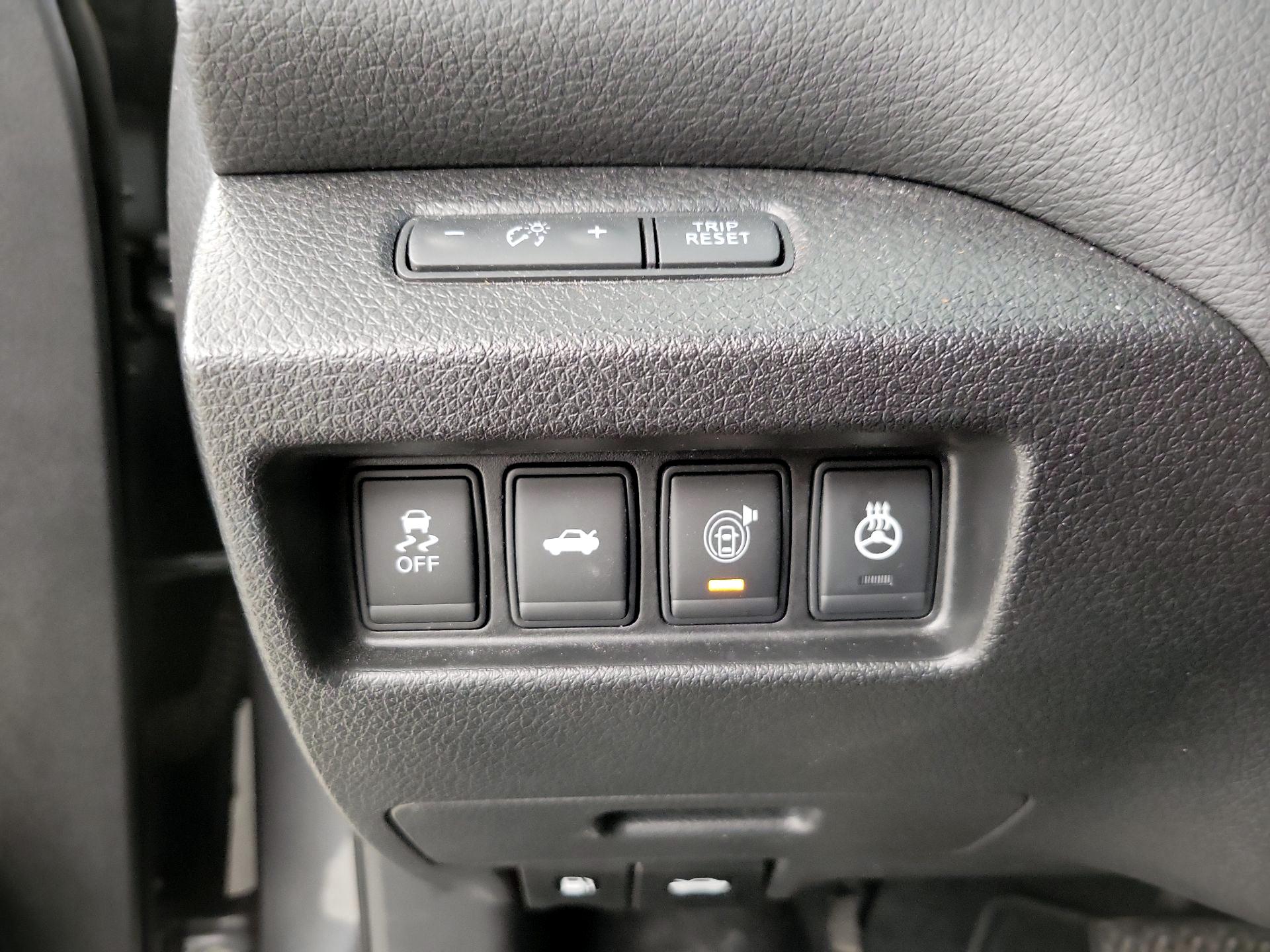 Thumbnail: 2015 Nissan Altima - 13