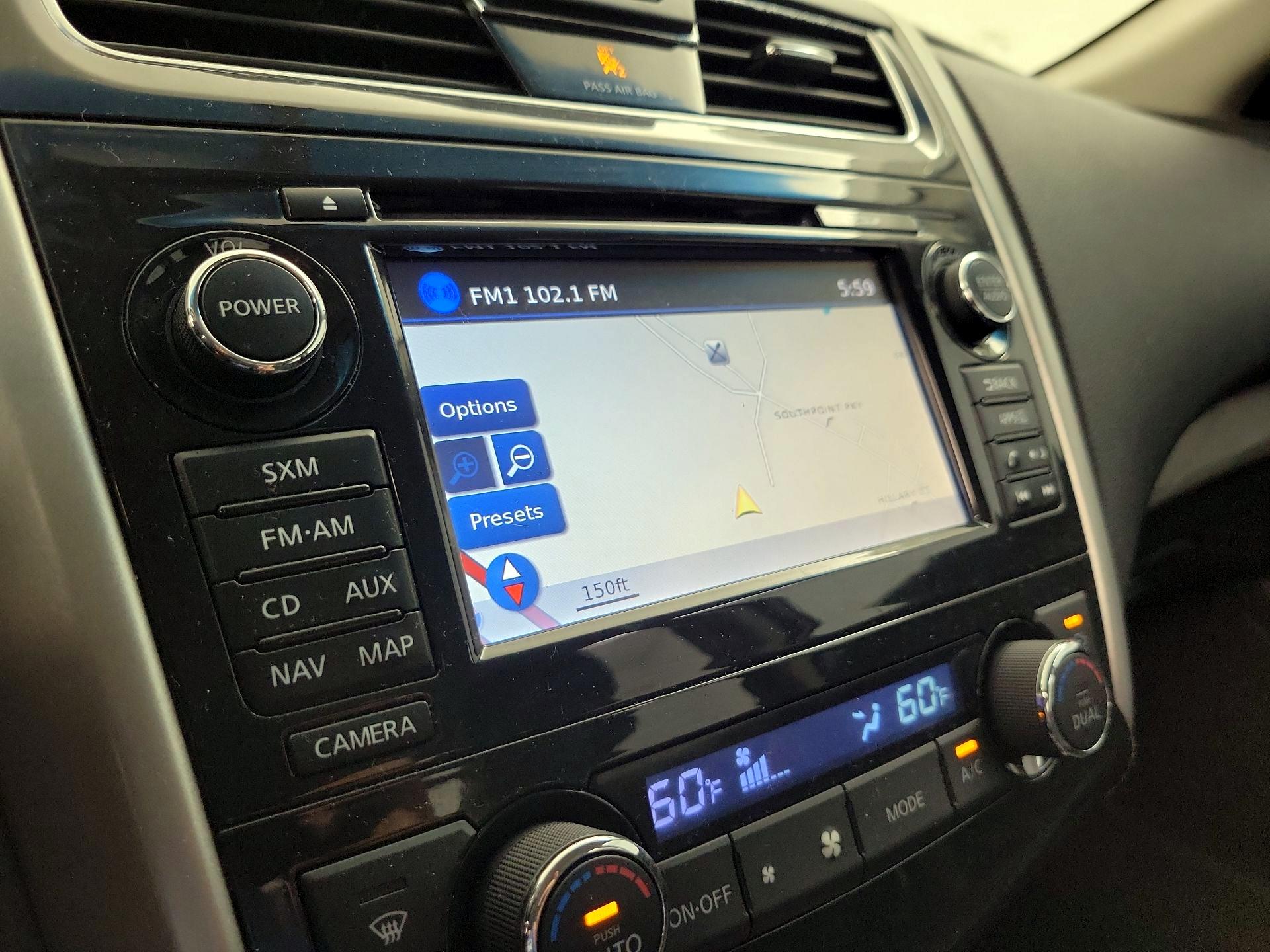 Thumbnail: 2015 Nissan Altima - 14