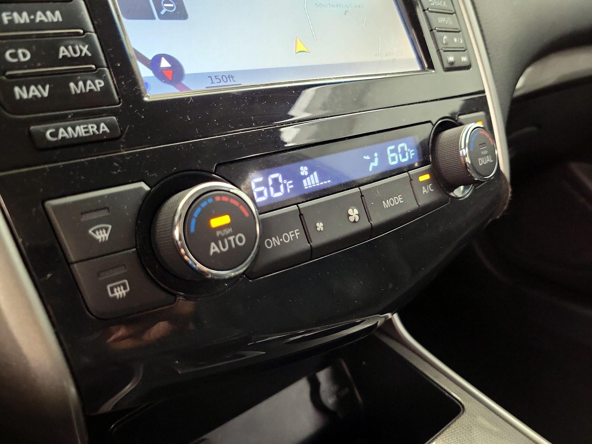 Thumbnail: 2015 Nissan Altima - 17