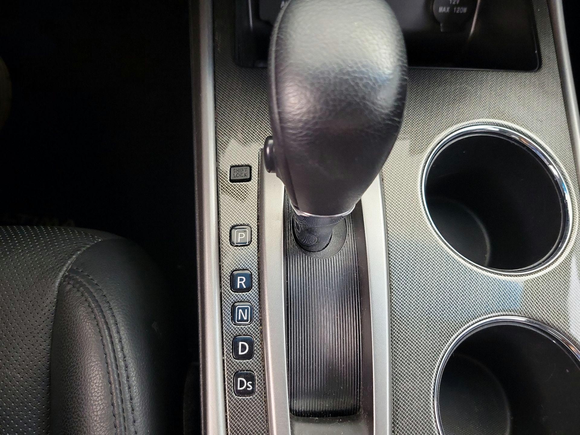 Thumbnail: 2015 Nissan Altima - 18