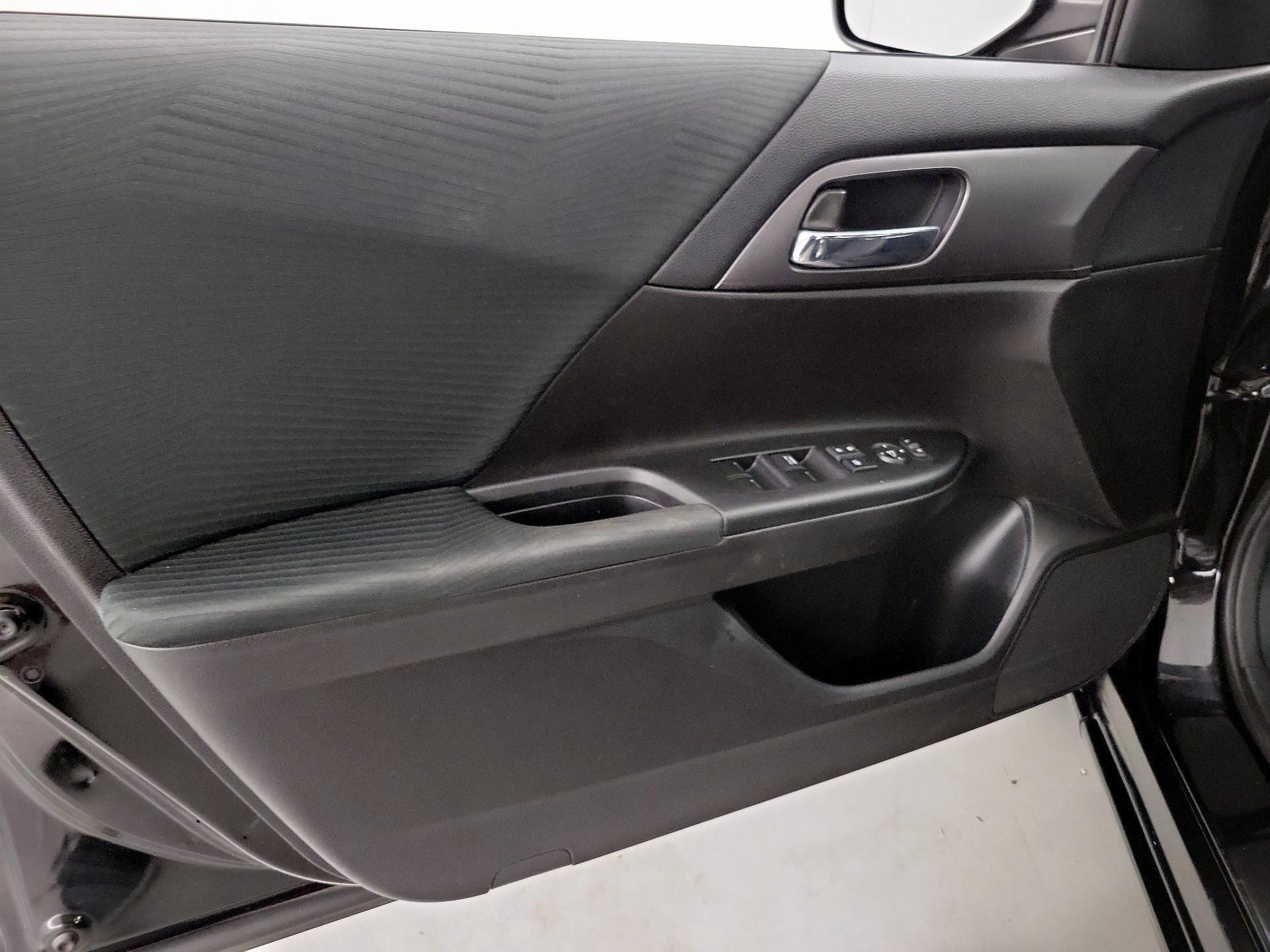 Thumbnail: 2015 Honda Accord - 12