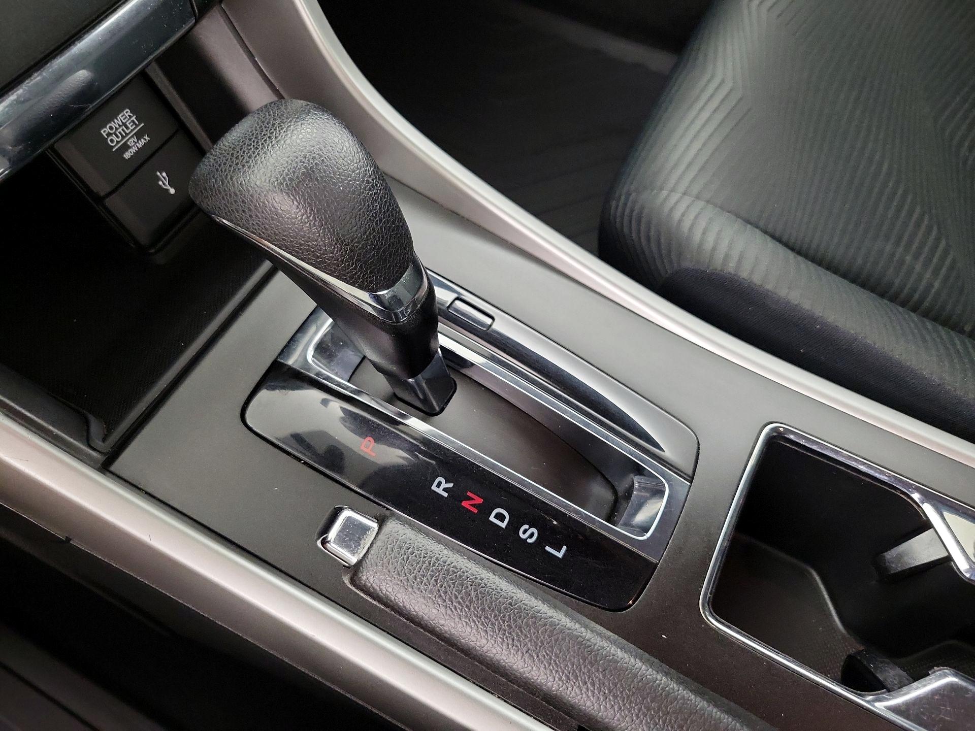 Thumbnail: 2015 Honda Accord - 17