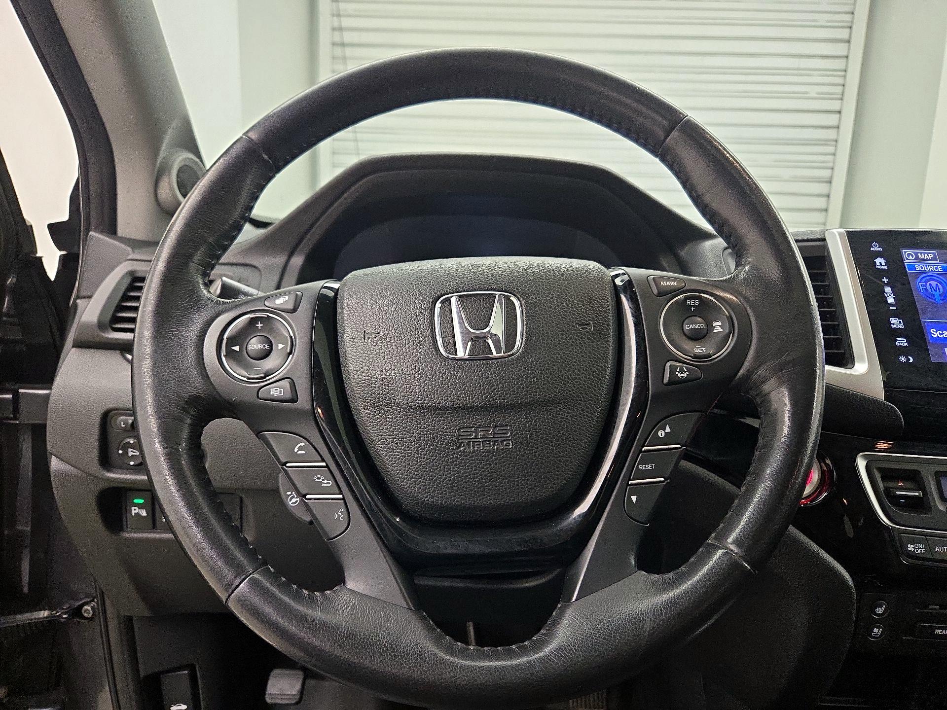 Thumbnail: 2018 Honda Pilot - 10