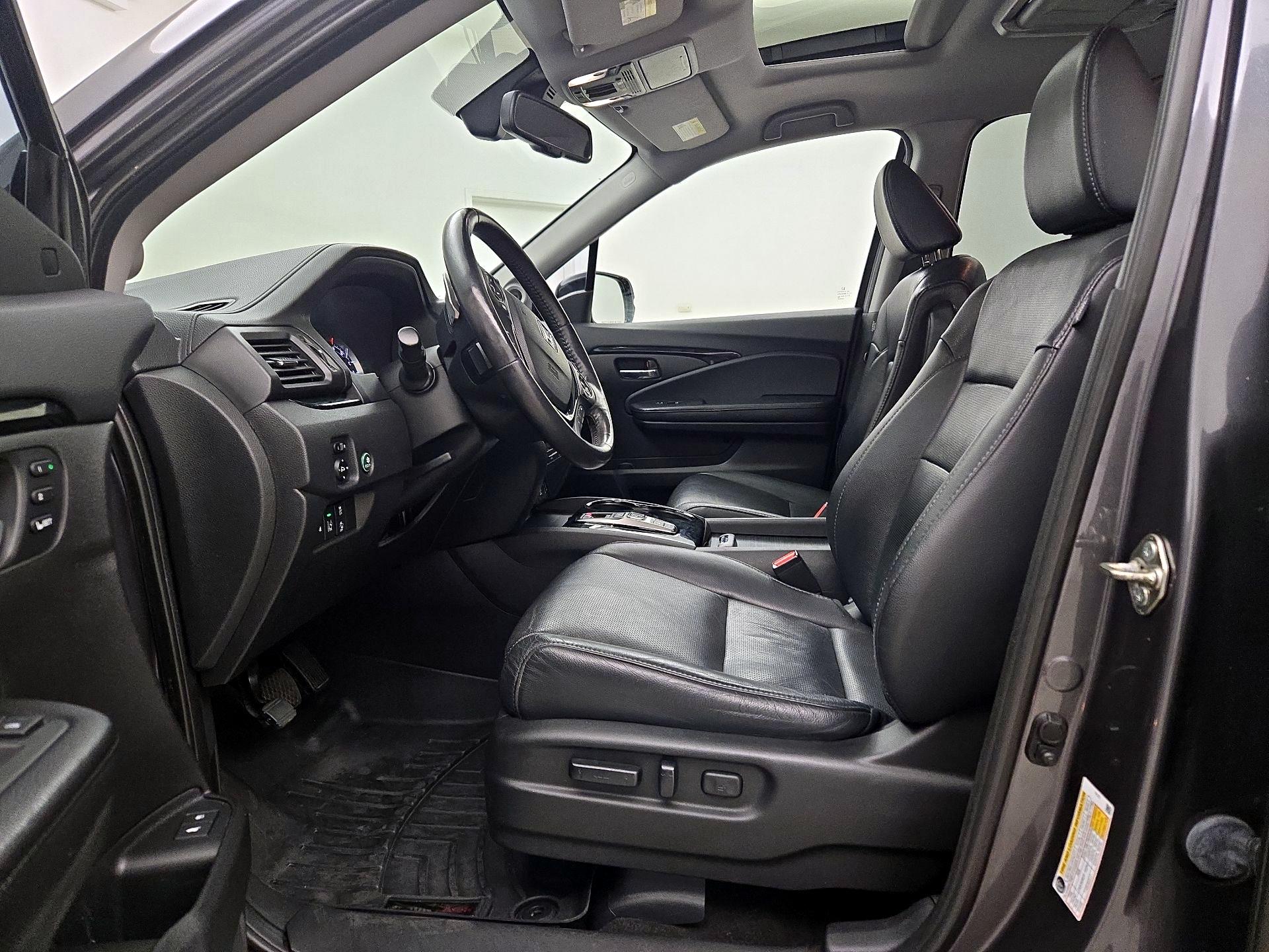 Thumbnail: 2018 Honda Pilot - 11