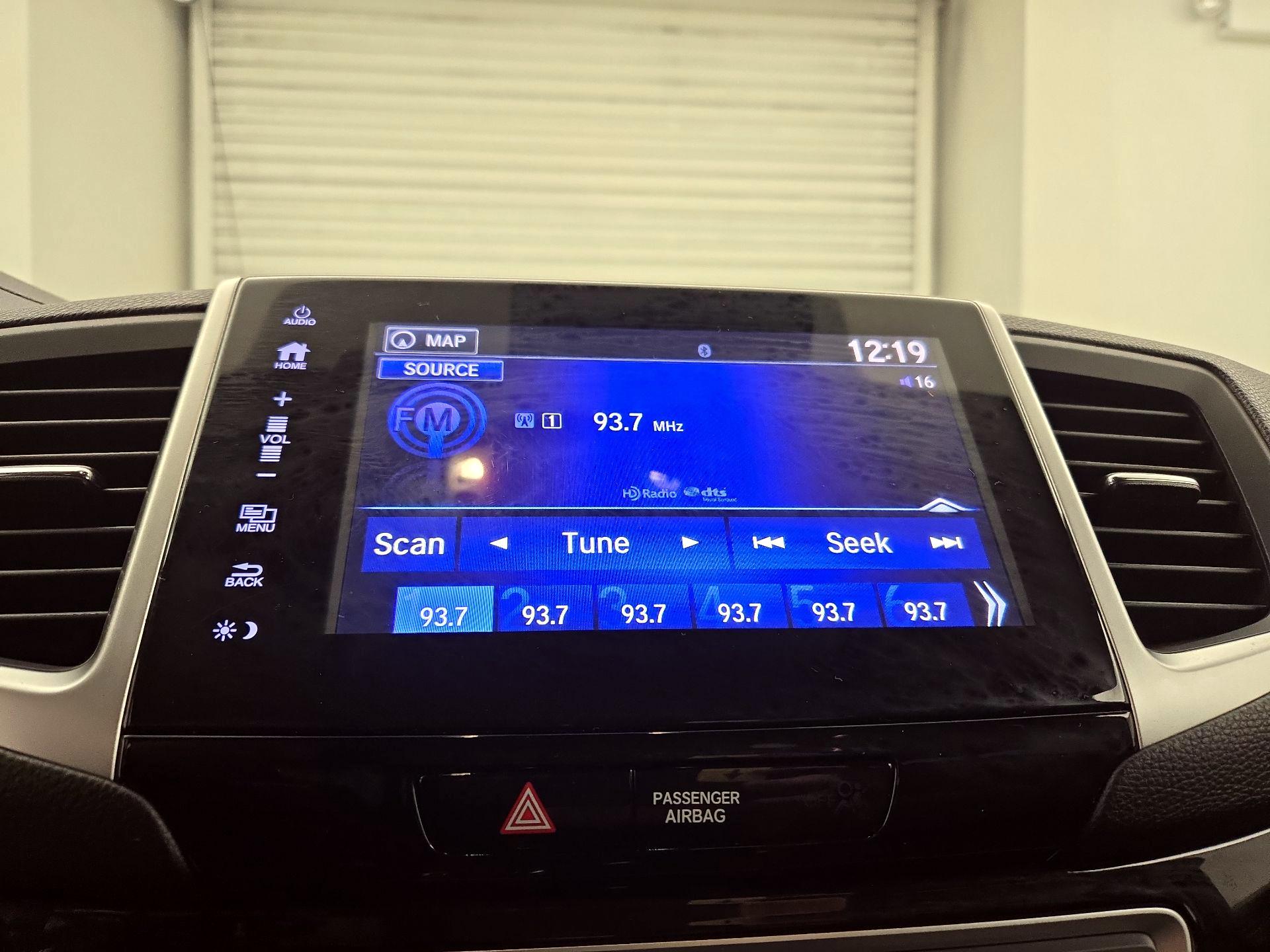 Thumbnail: 2018 Honda Pilot - 15