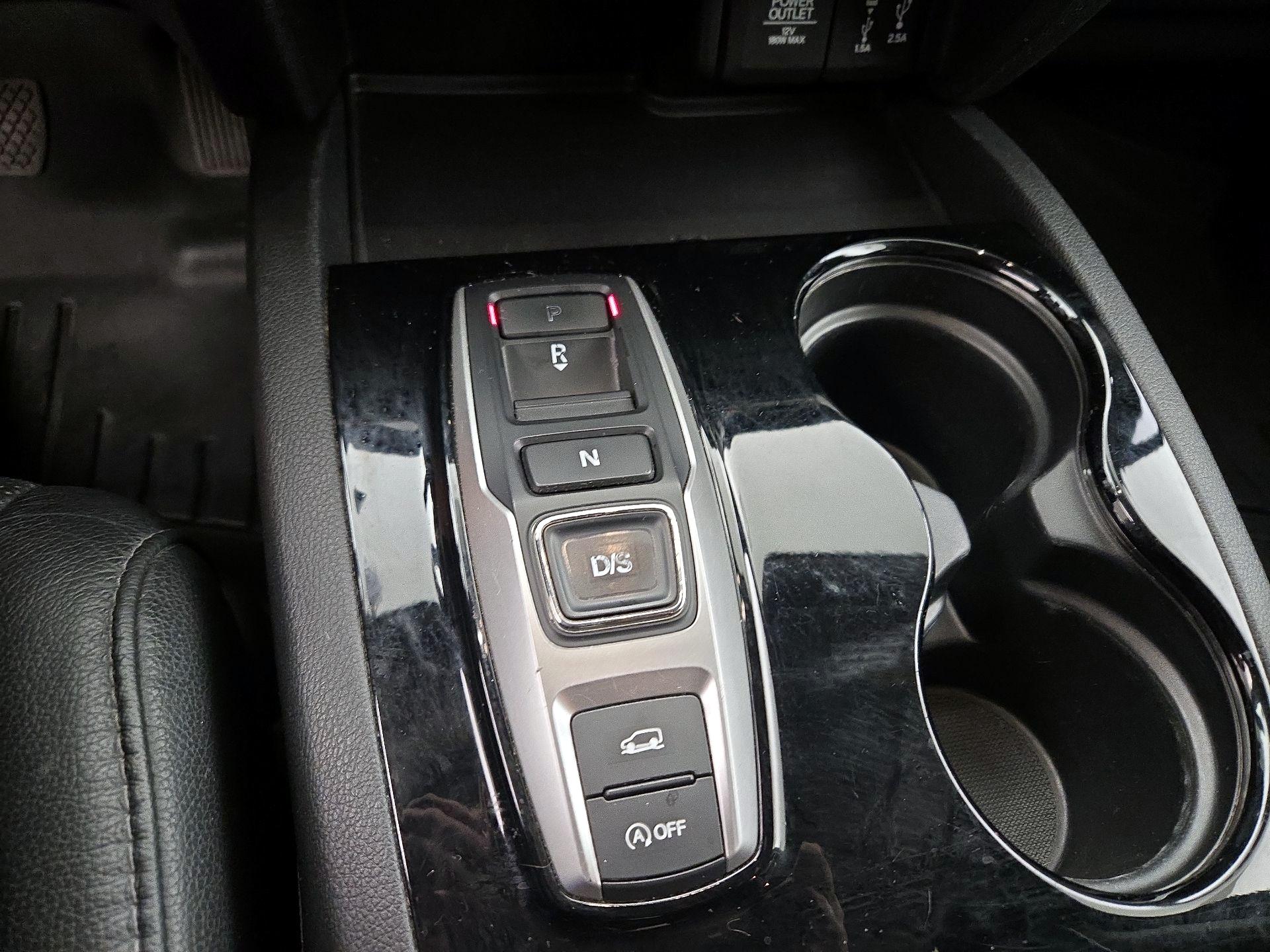 Thumbnail: 2018 Honda Pilot - 17