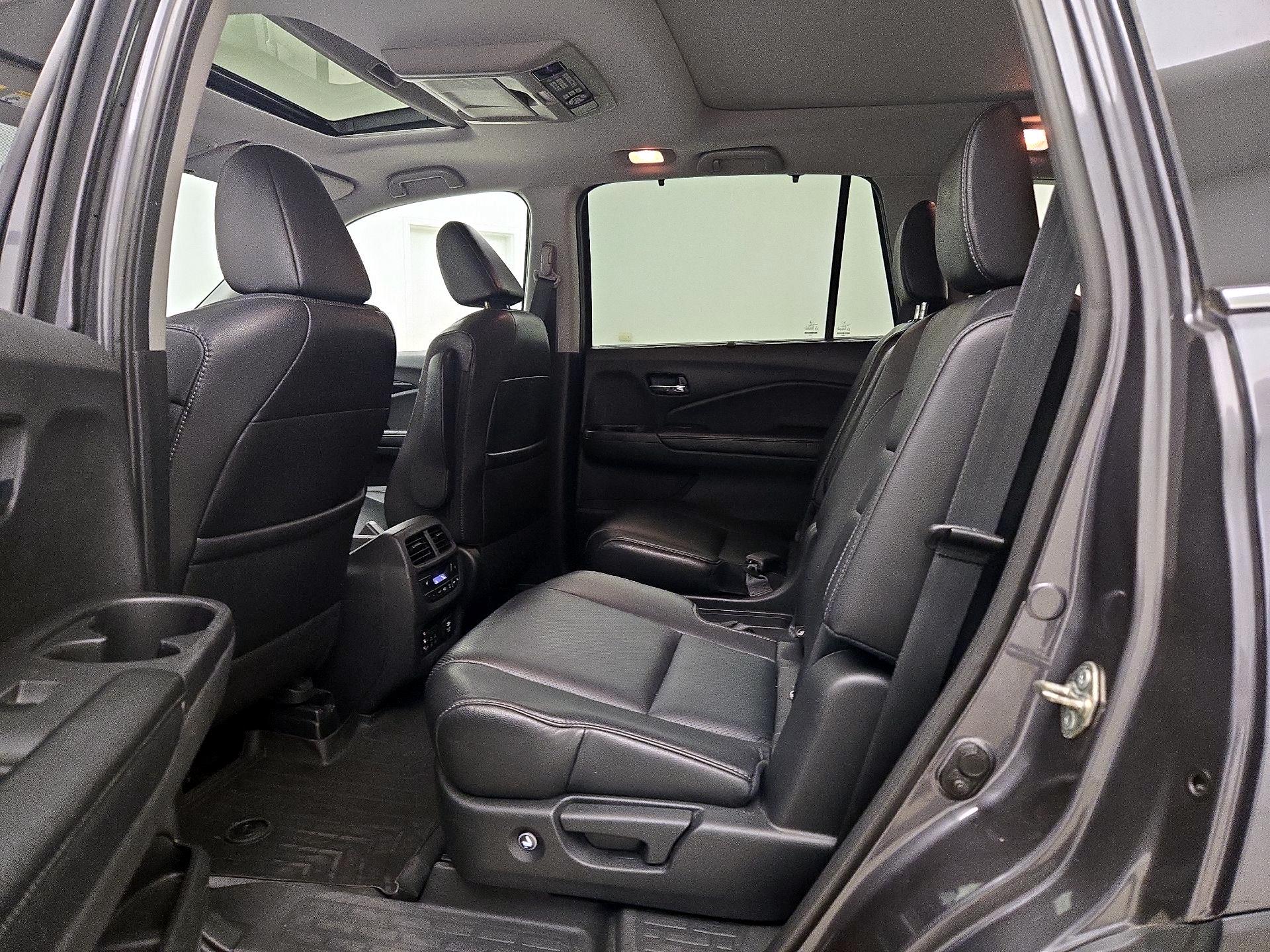 Thumbnail: 2018 Honda Pilot - 20