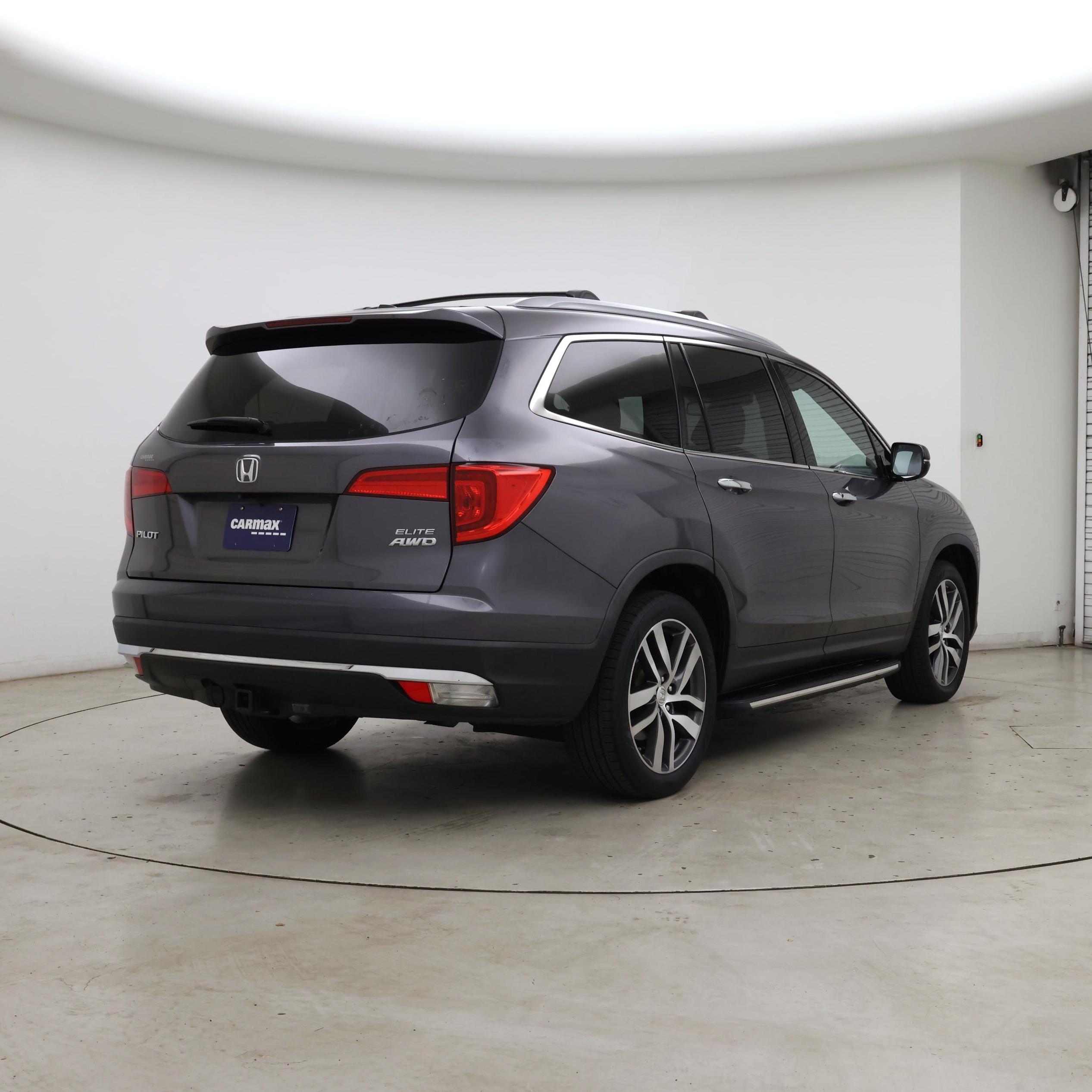 Thumbnail: 2018 Honda Pilot - 8
