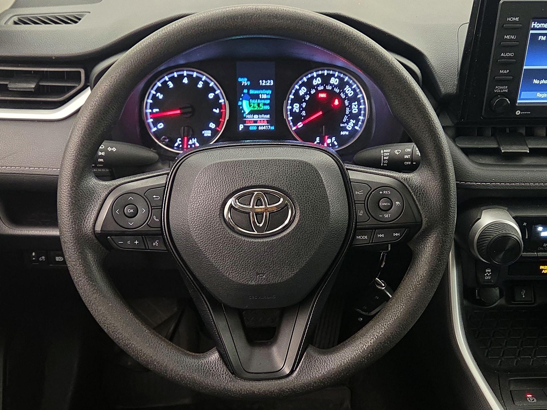Thumbnail: 2021 Toyota RAV4 - 10