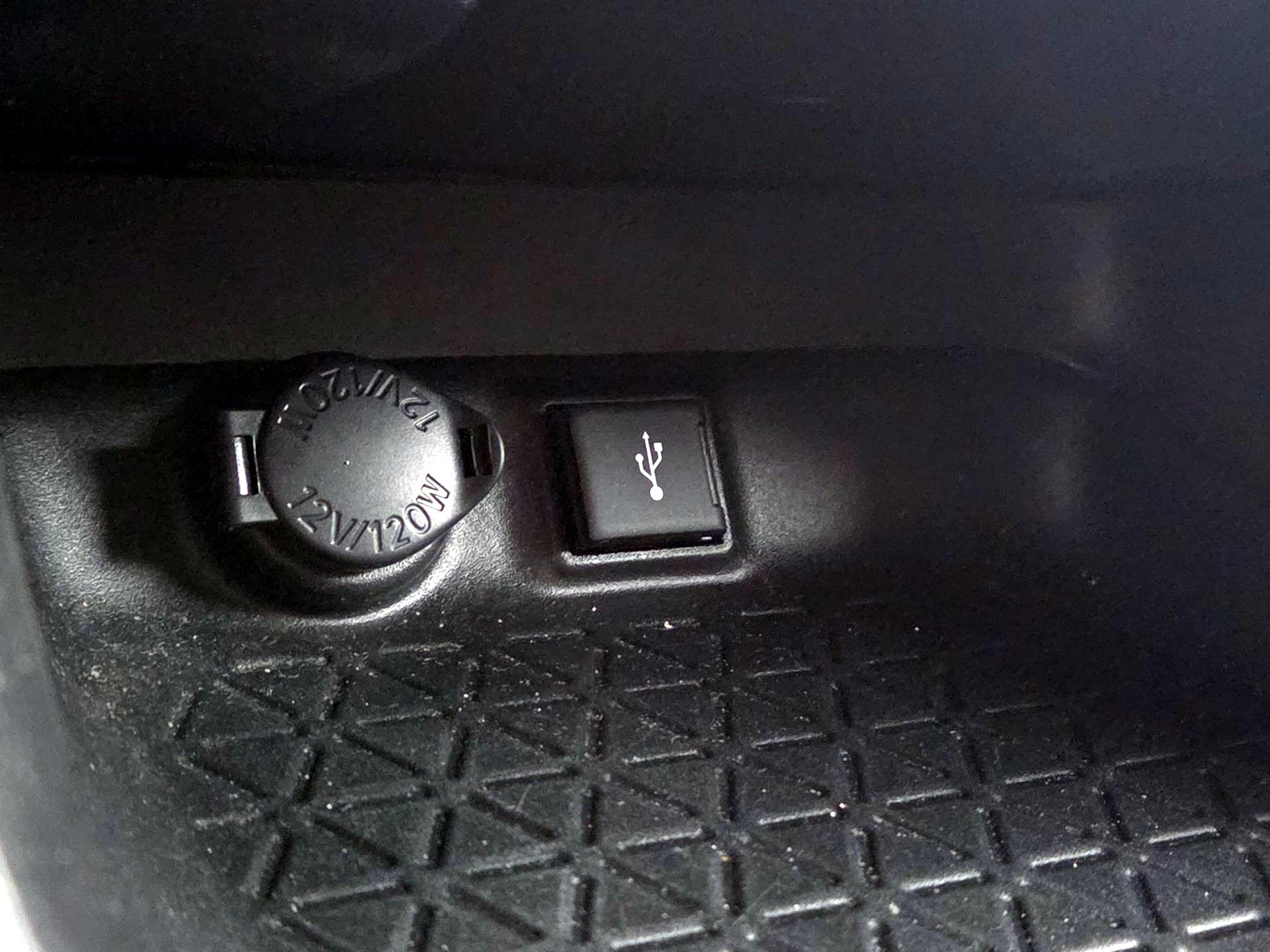 Thumbnail: 2021 Toyota RAV4 - 18