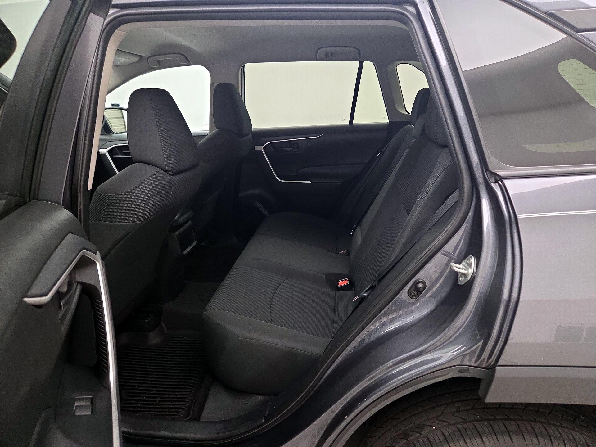 Thumbnail: 2021 Toyota RAV4 - 19