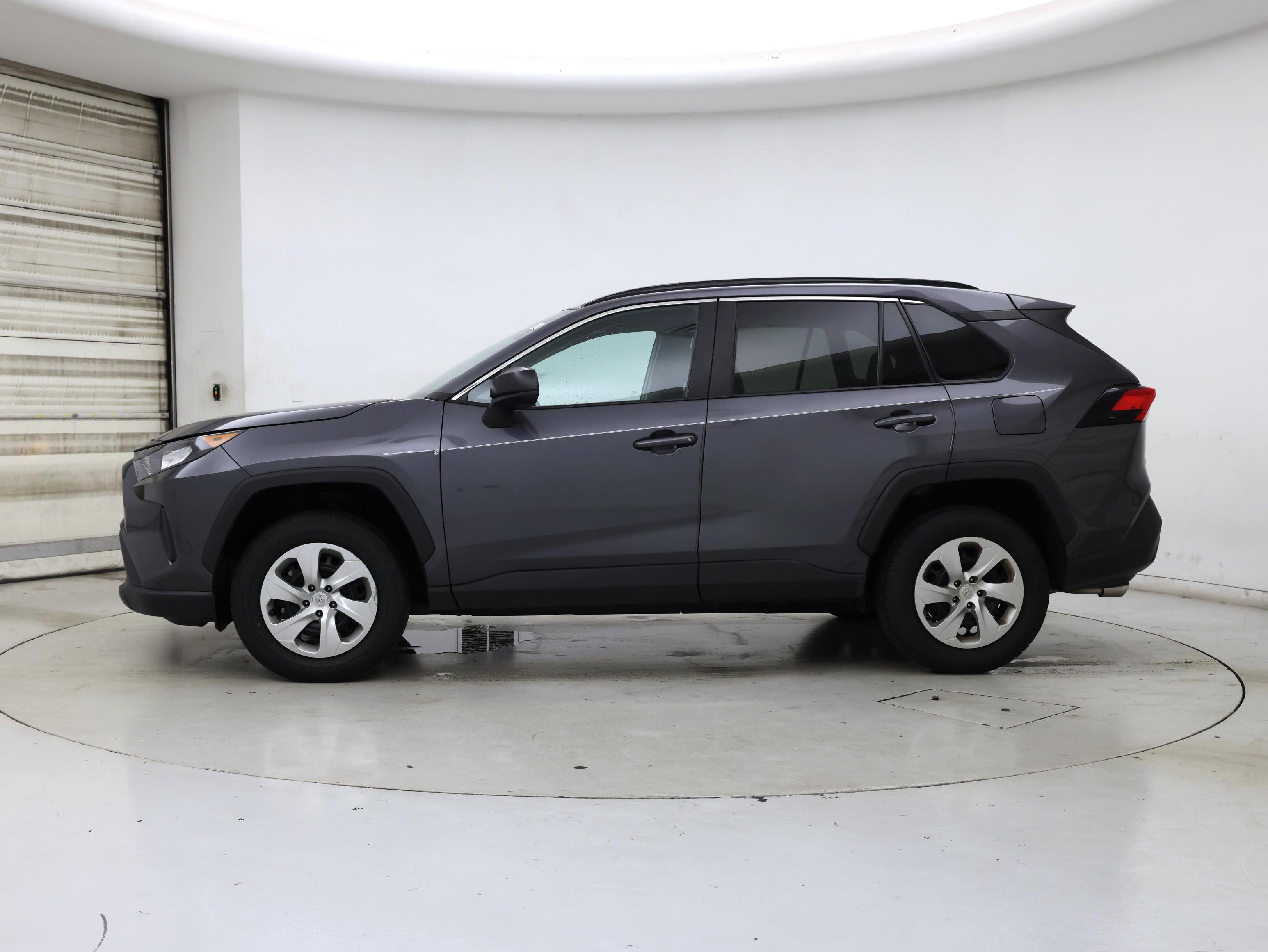 Thumbnail: 2021 Toyota RAV4 - 3