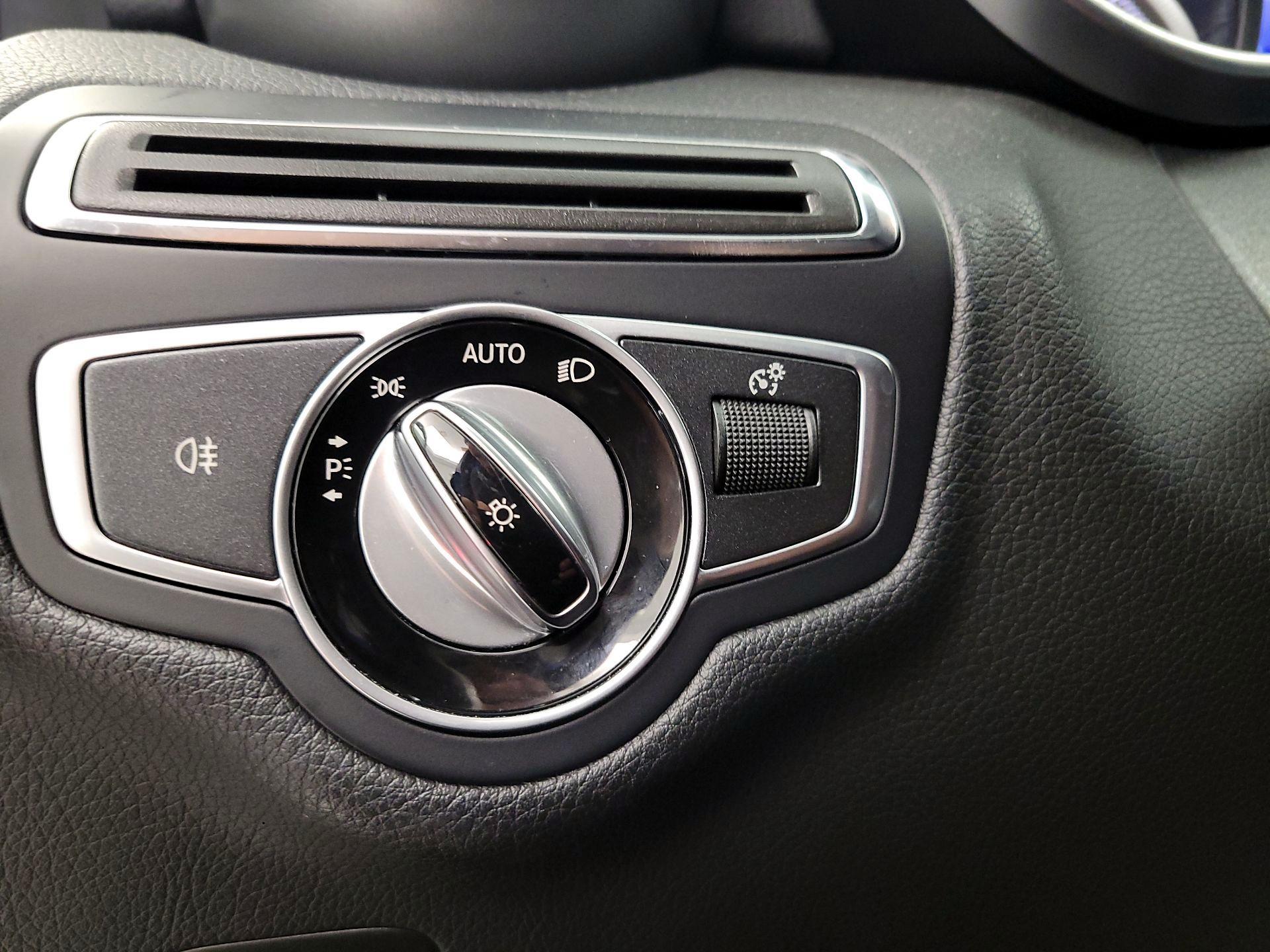 Thumbnail: 2017 Mercedes-Benz C-Class - 13